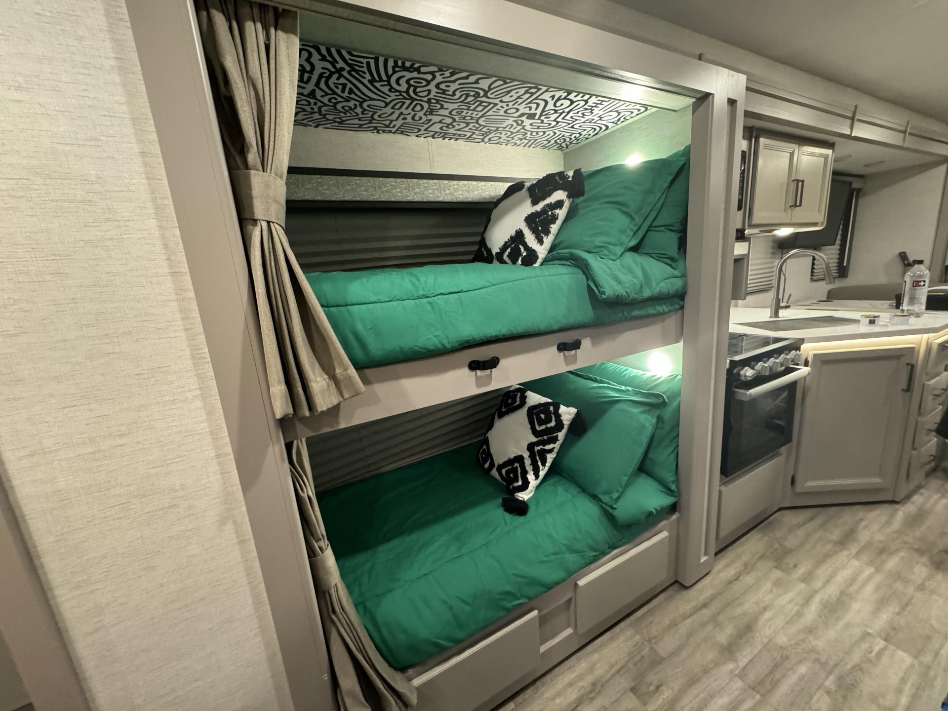 2024 THOR MOTOR COACH RESONATE 32B