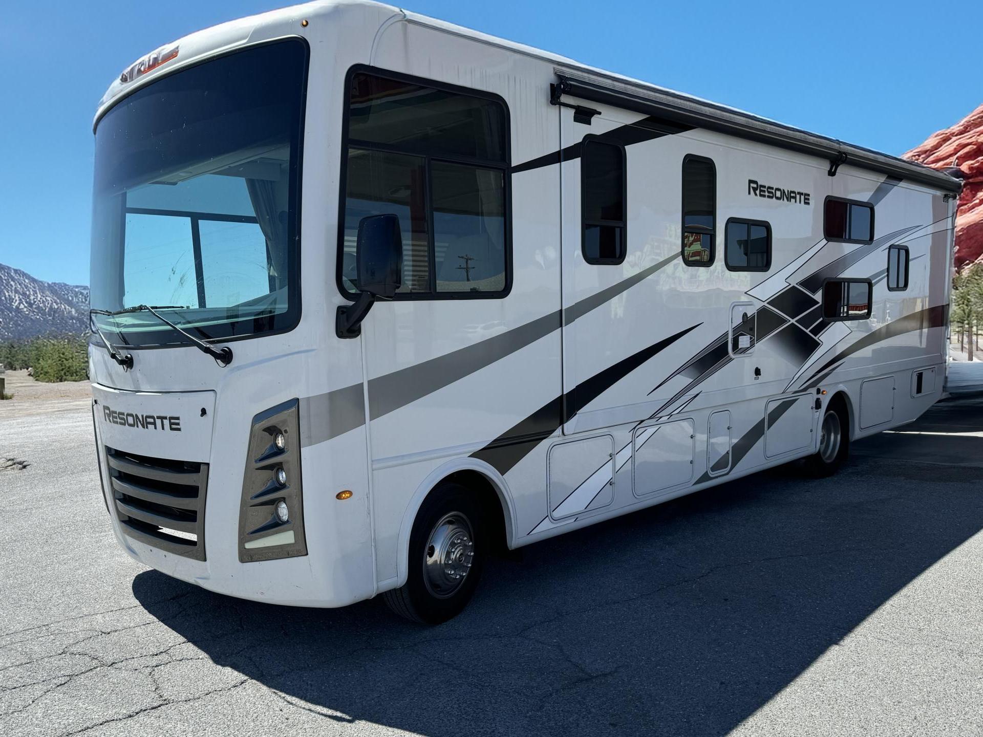 2024 THOR MOTOR COACH RESONATE 32B