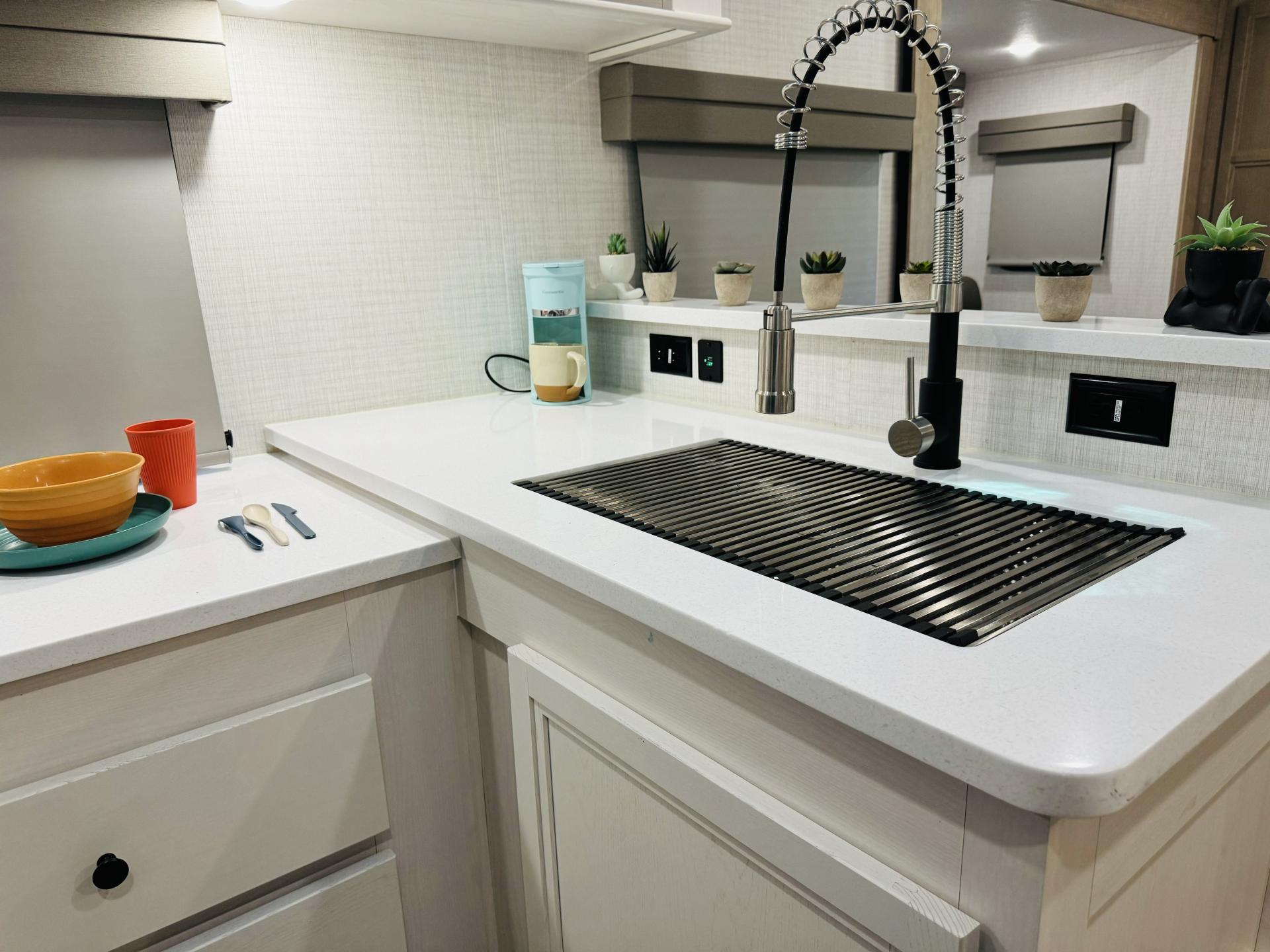 2024 PALOMINO SOLAIRE ULTRA-LITE 306rkts