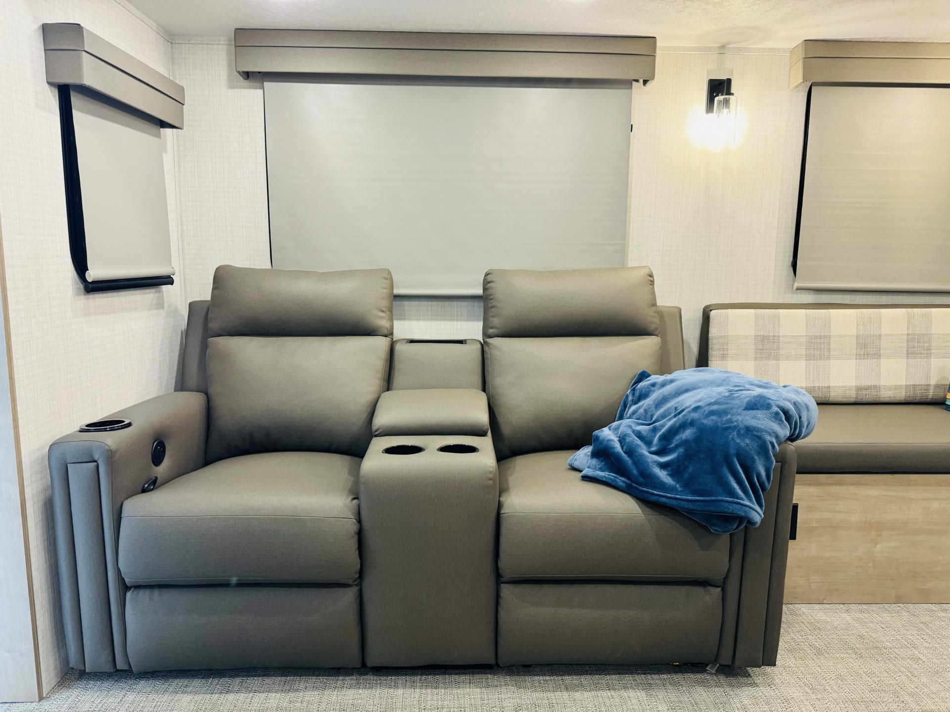 2024 PALOMINO SOLAIRE ULTRA-LITE 306rkts