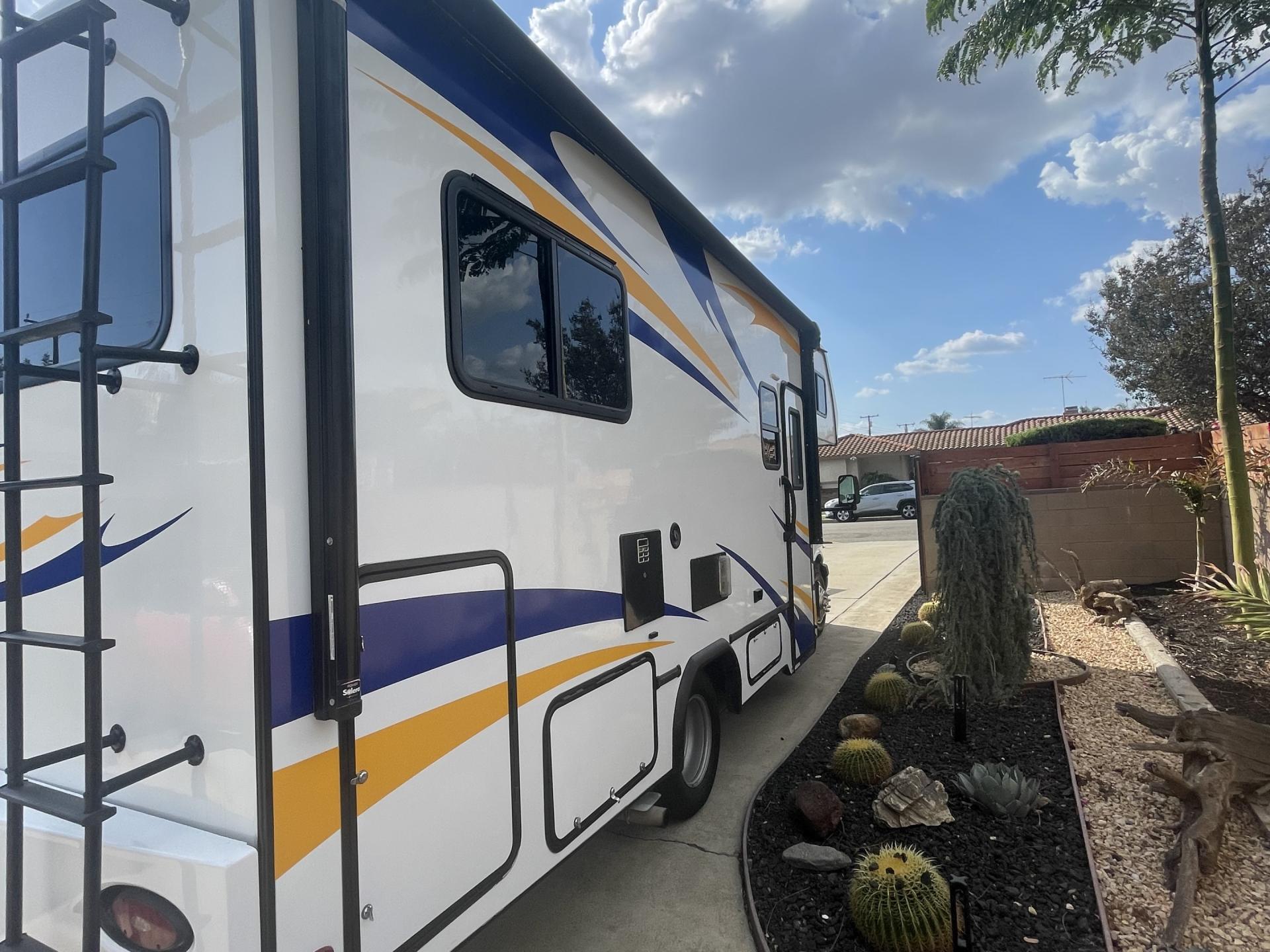 2022 FOREST RIVER SUNSEEKER LE 2150SC