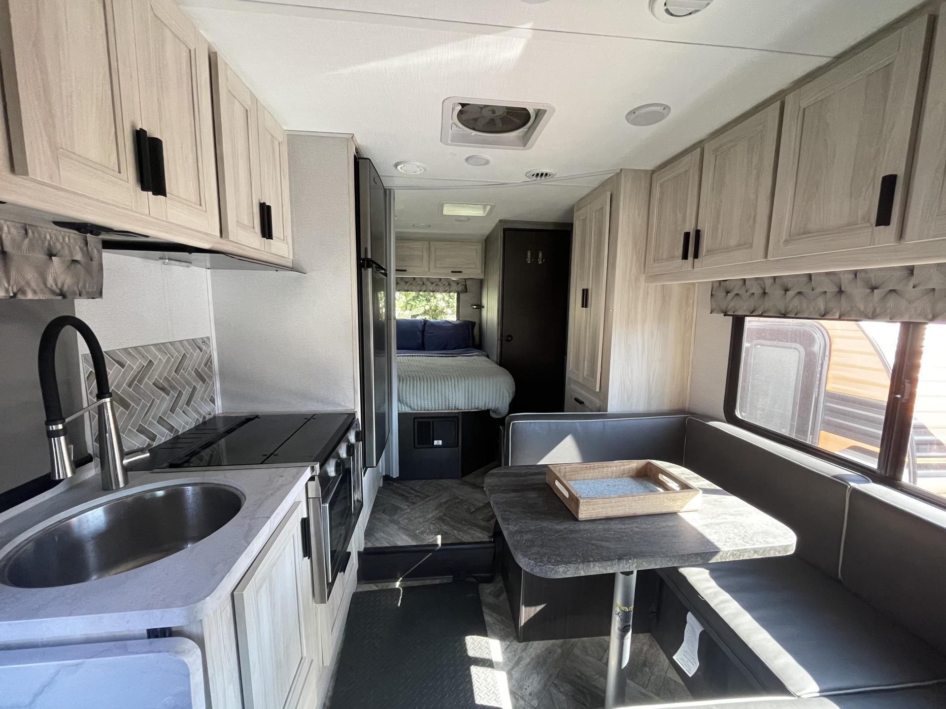 2022 FOREST RIVER SUNSEEKER LE 2150SC