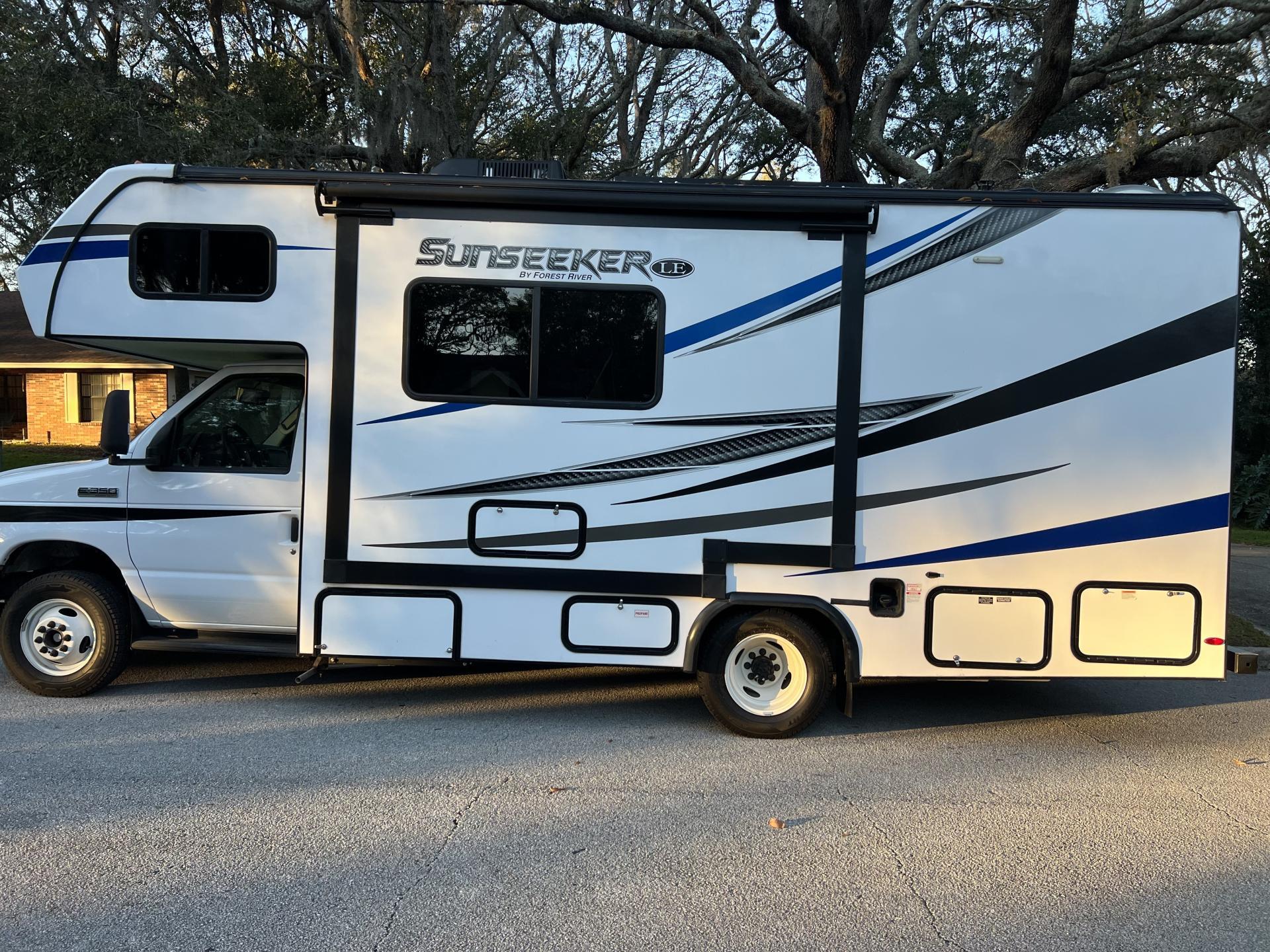 2022 FOREST RIVER SUNSEEKER LE 2150SC