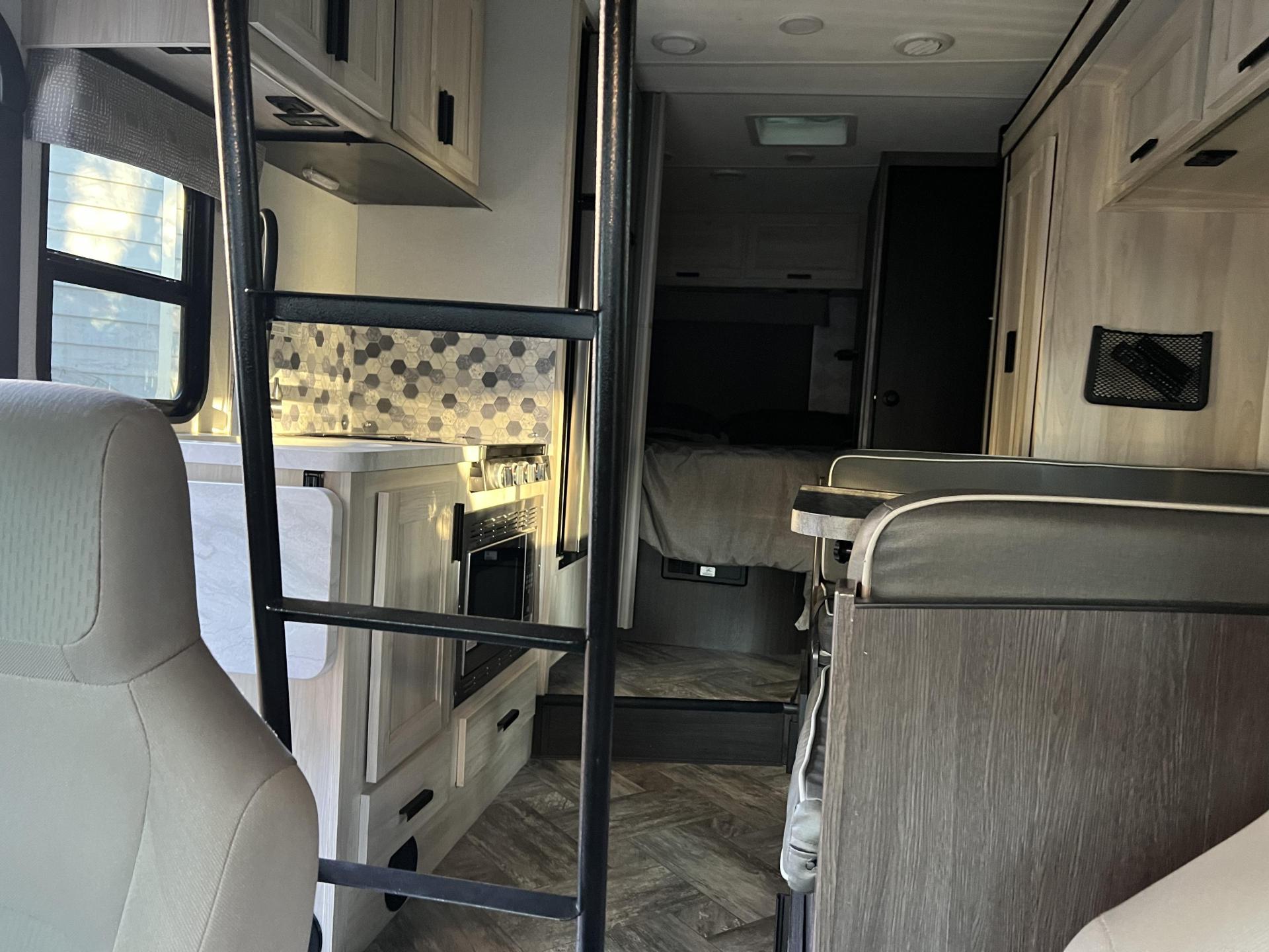 2022 FOREST RIVER SUNSEEKER LE 2150SC