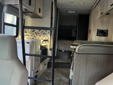 2022 FOREST RIVER SUNSEEKER LE 2150SC