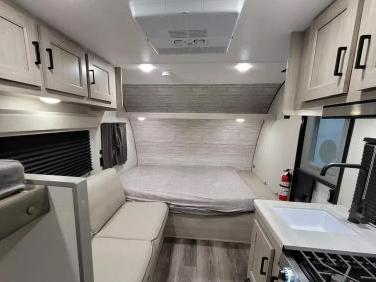 2024 COACHMEN CATALINA SUMMIT 164BHX