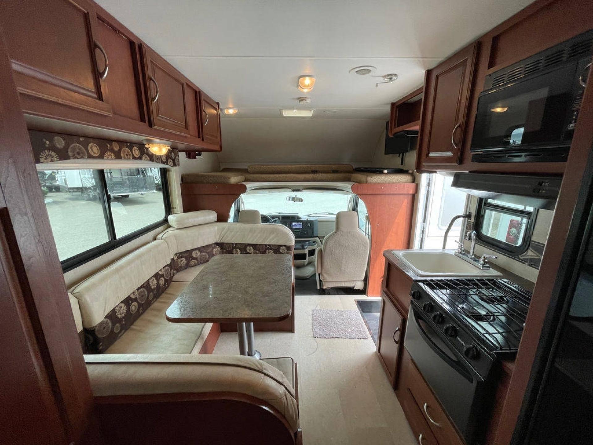 2015 WINNEBAGO MINNIE WINNIE 22R