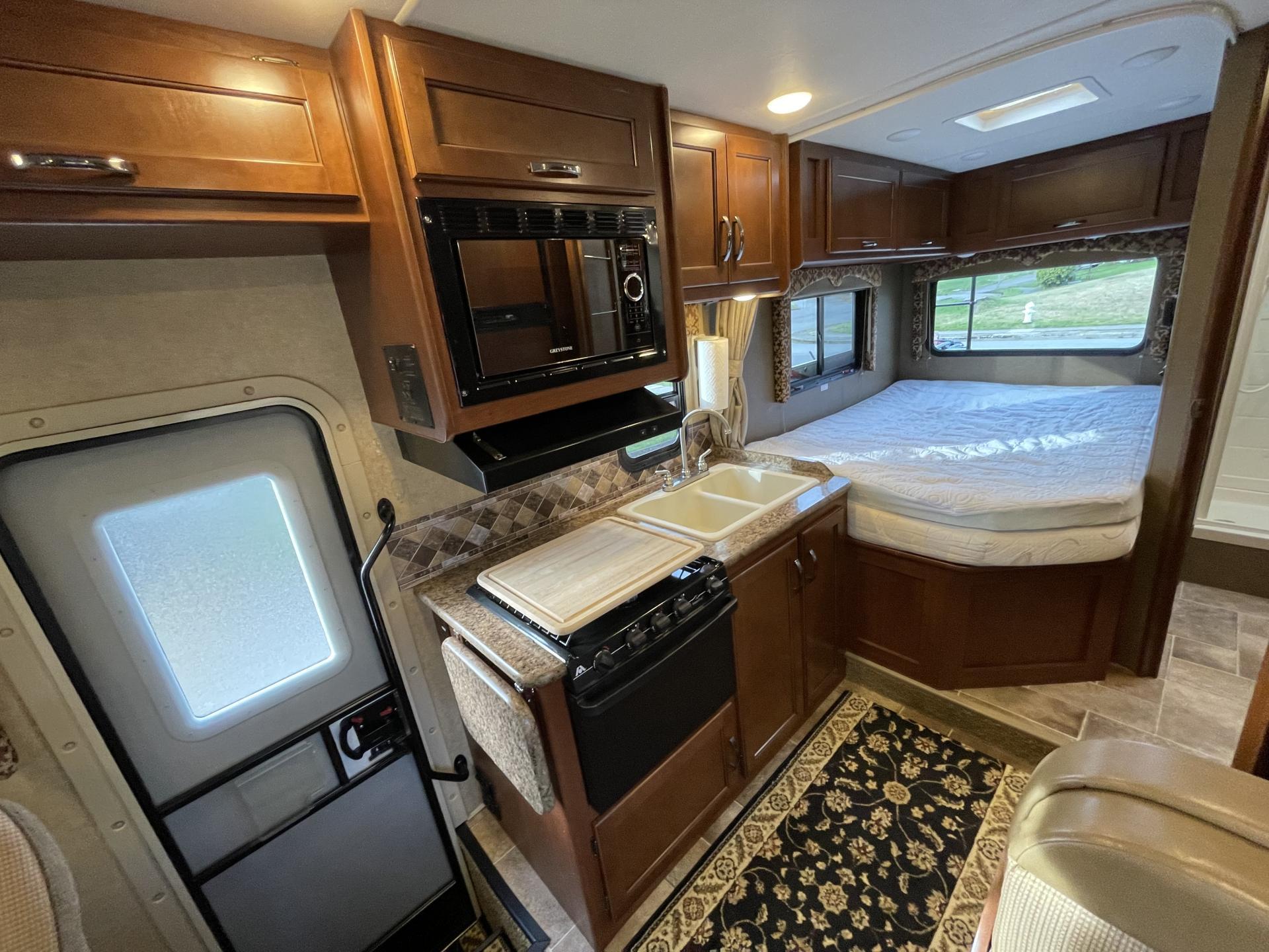 2017 THOR MOTOR COACH FREEDOM ELITE 23H