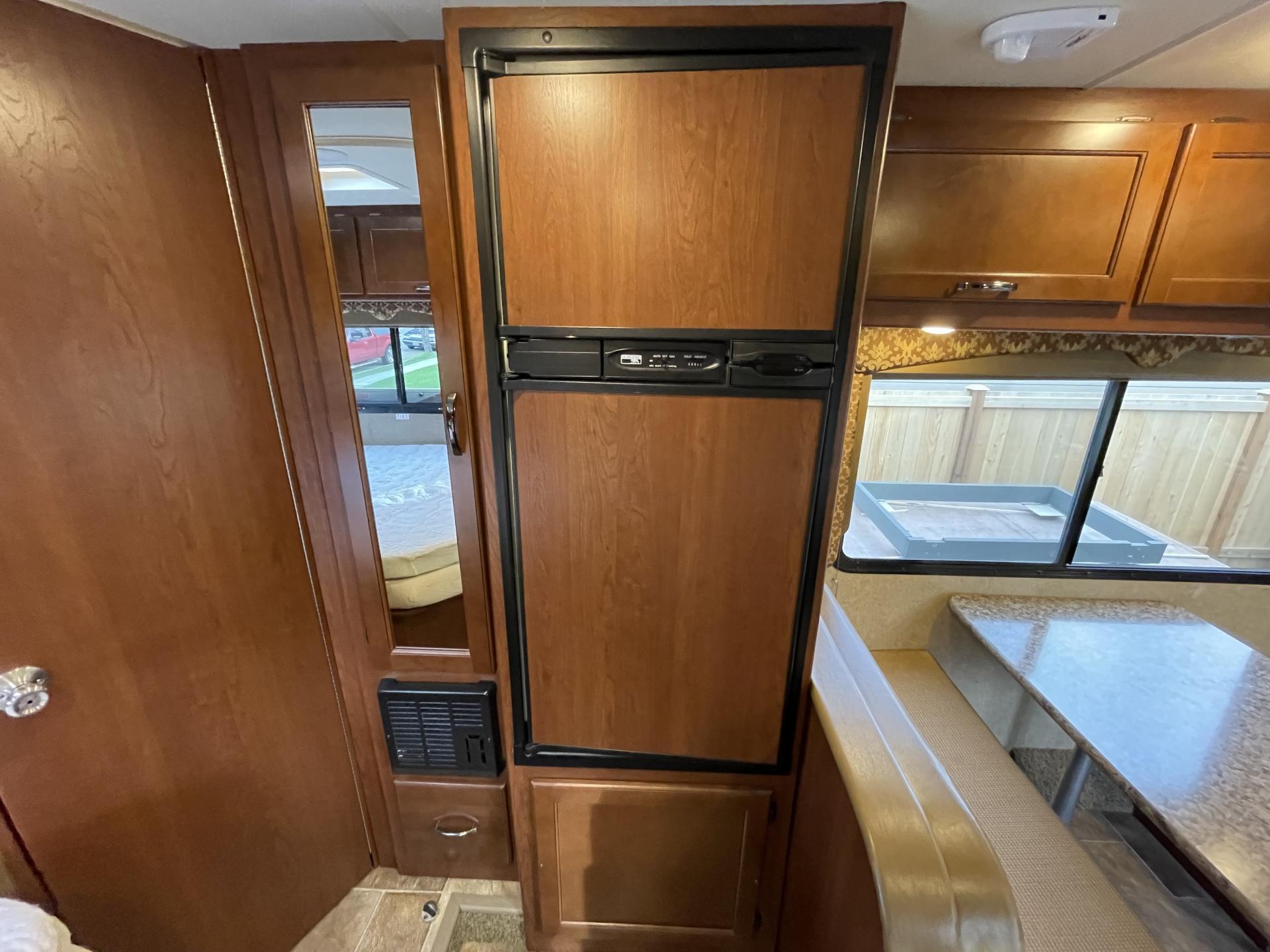 2017 THOR MOTOR COACH FREEDOM ELITE 23H