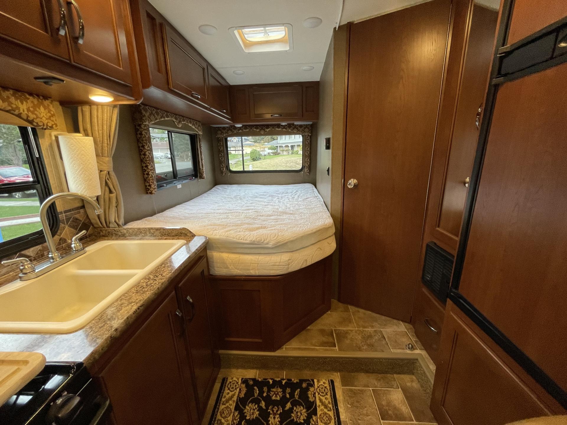 2017 THOR MOTOR COACH FREEDOM ELITE 23H