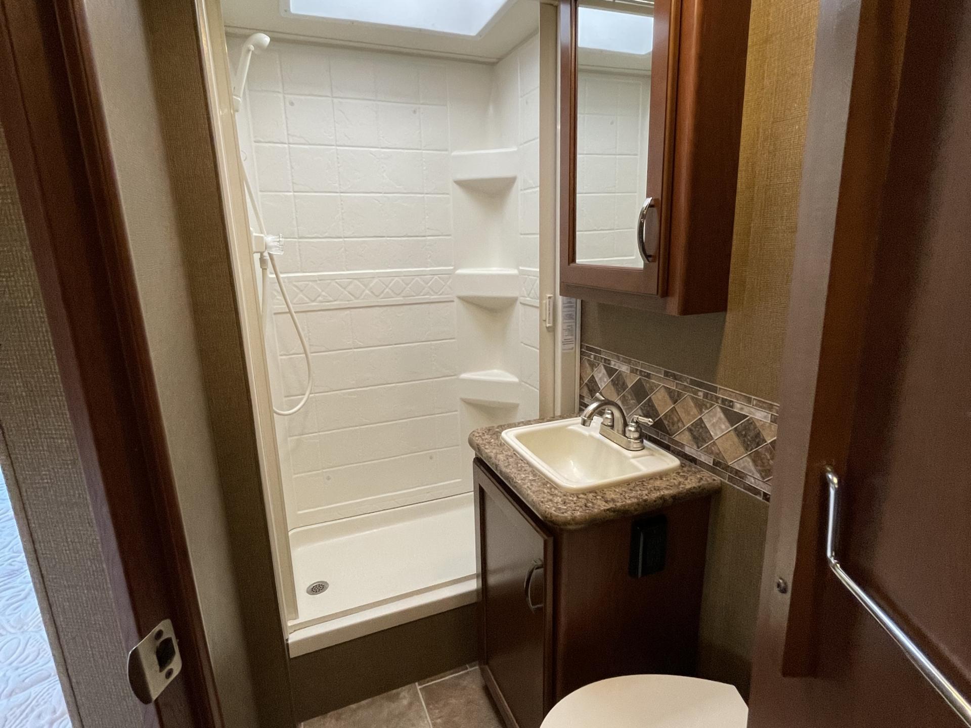 2017 THOR MOTOR COACH FREEDOM ELITE 23H