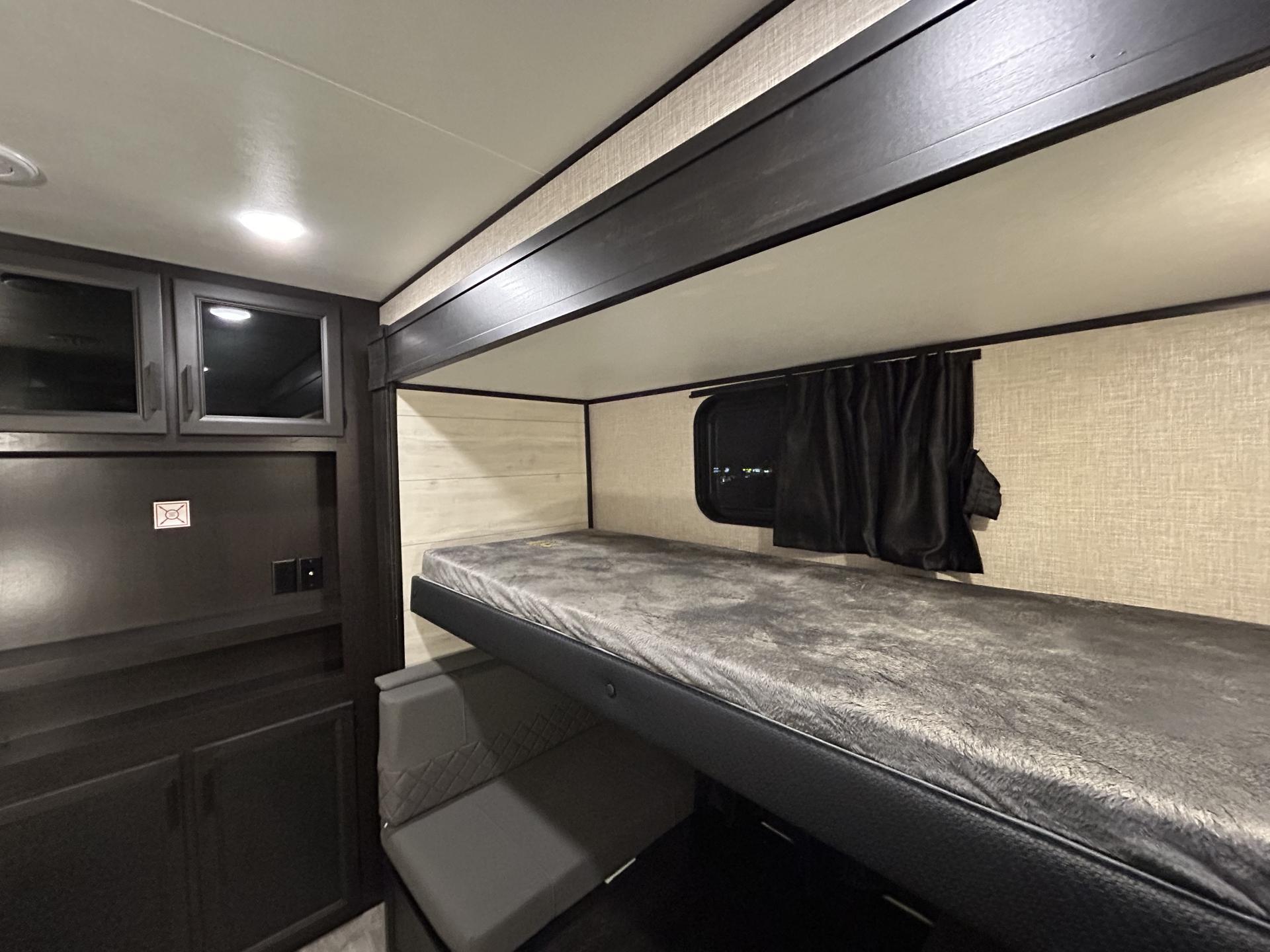 2023 JAYCO JAY FLIGHT 331BTS