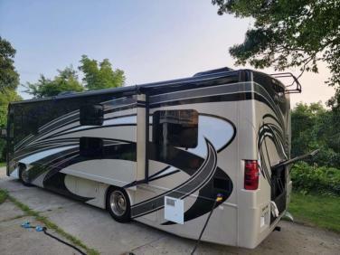 2016 THOR MOTOR COACH PALAZZO 33.3