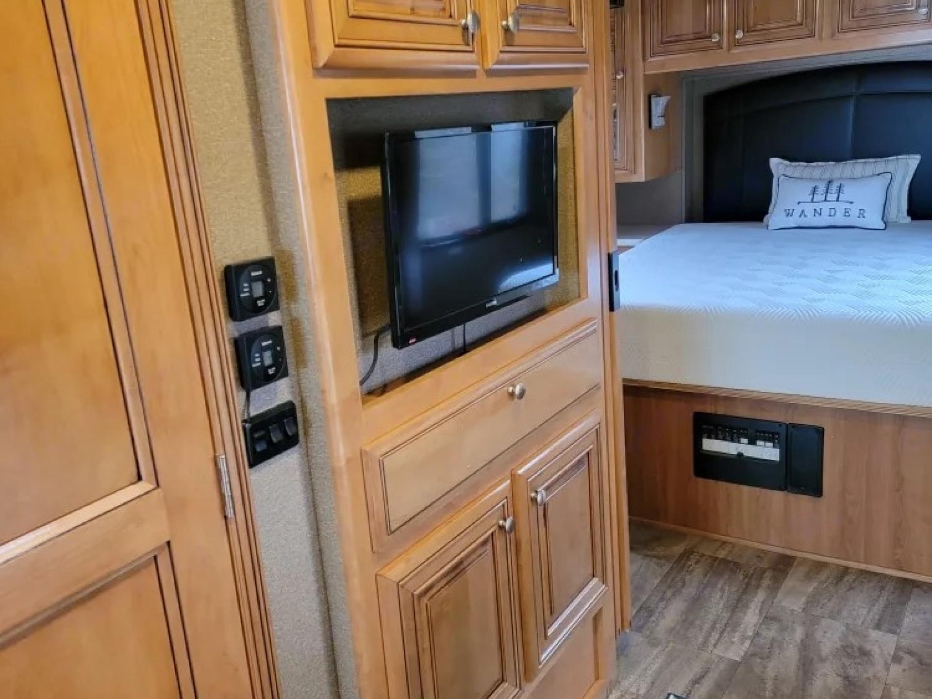 2016 THOR MOTOR COACH PALAZZO 33.3