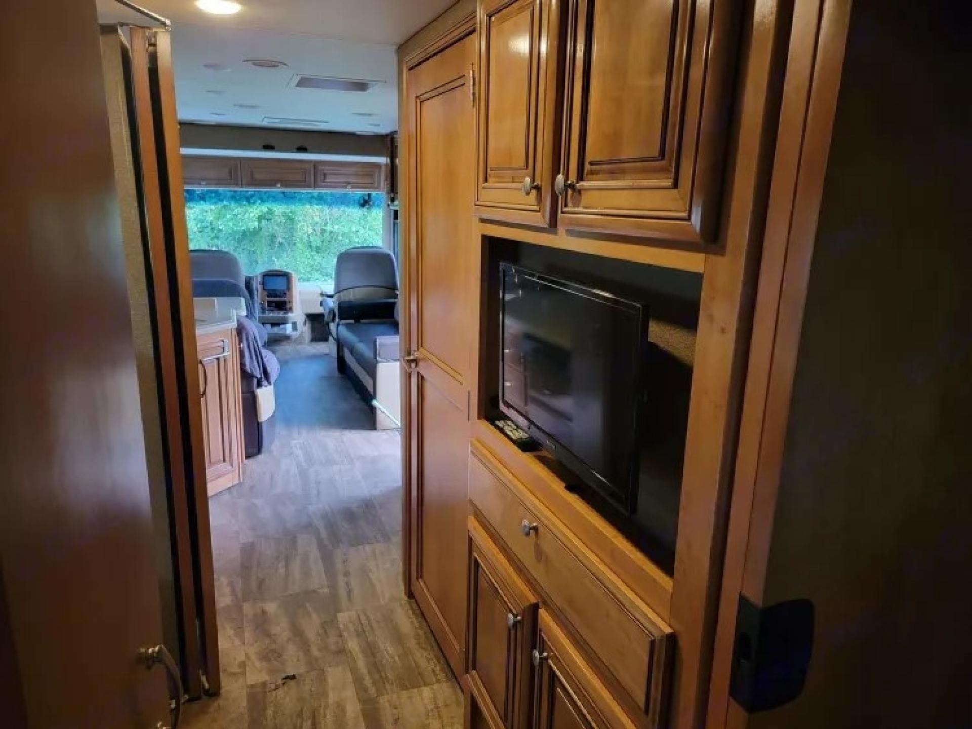 2016 THOR MOTOR COACH PALAZZO 33.3