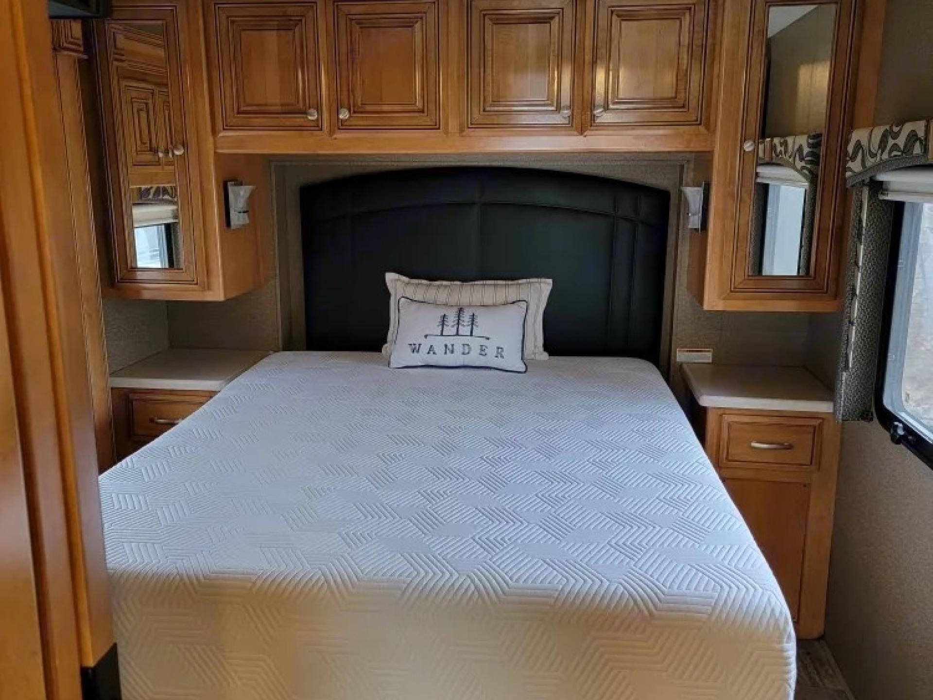 2016 THOR MOTOR COACH PALAZZO 33.3