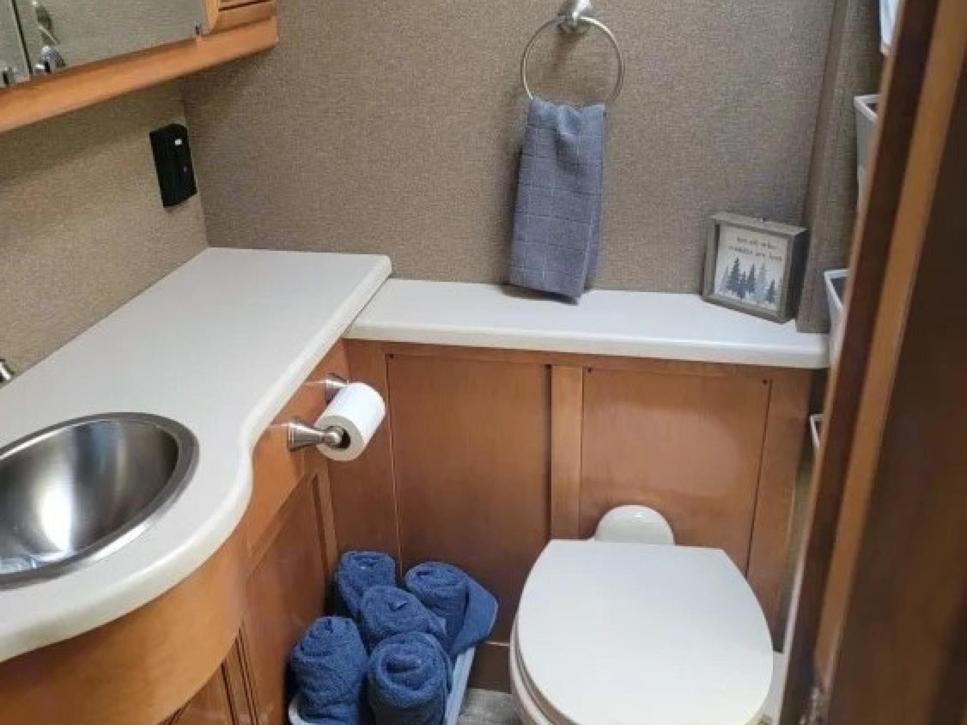 2016 THOR MOTOR COACH PALAZZO 33.3