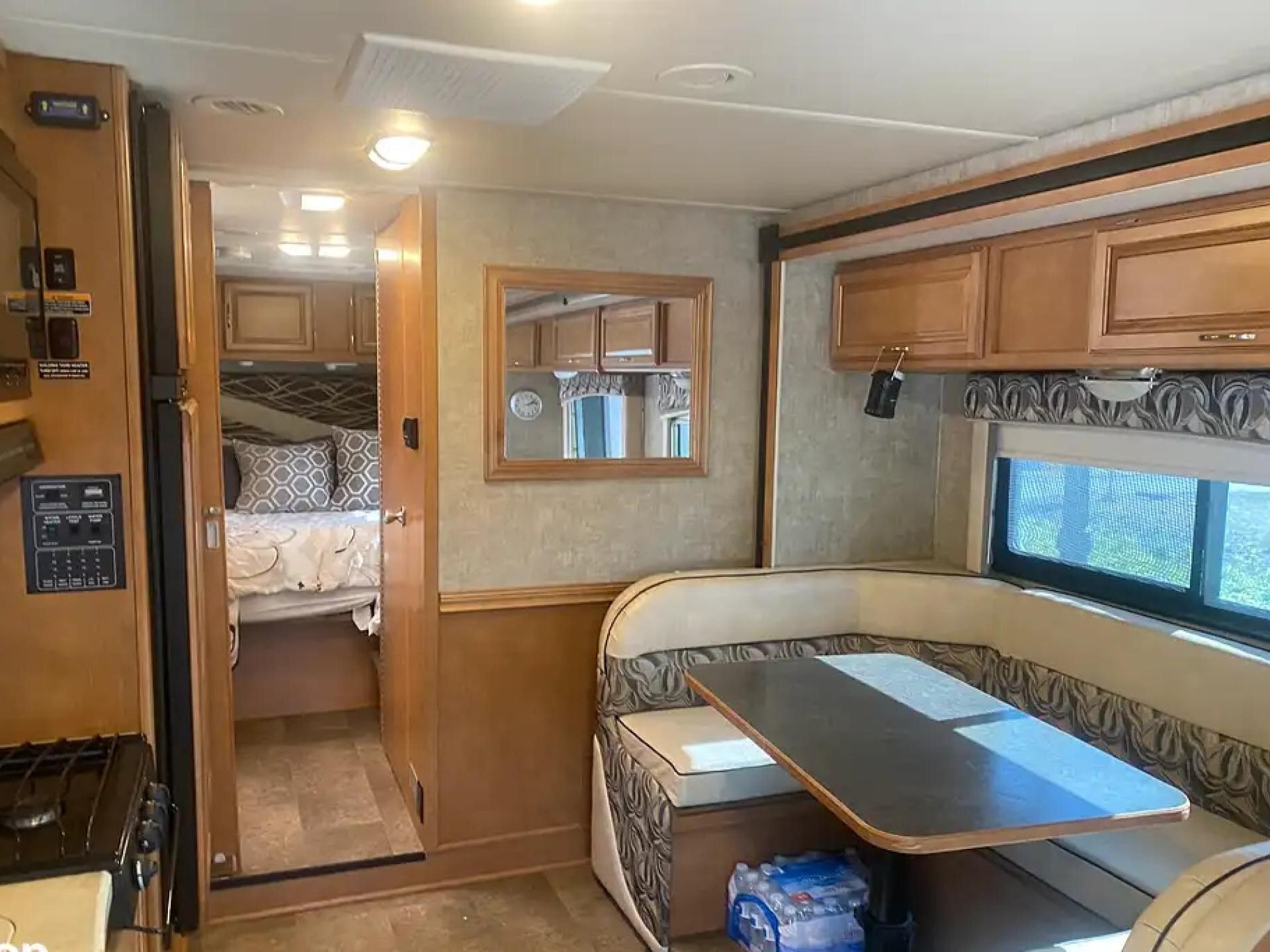 2015 ITASCA SPIRIT SILVER 31KP