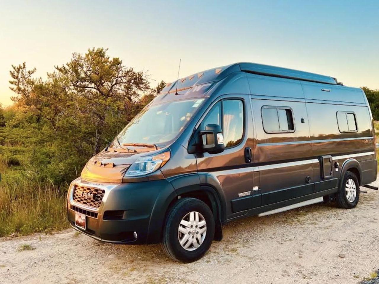2025 WINNEBAGO SOLIS 59PX