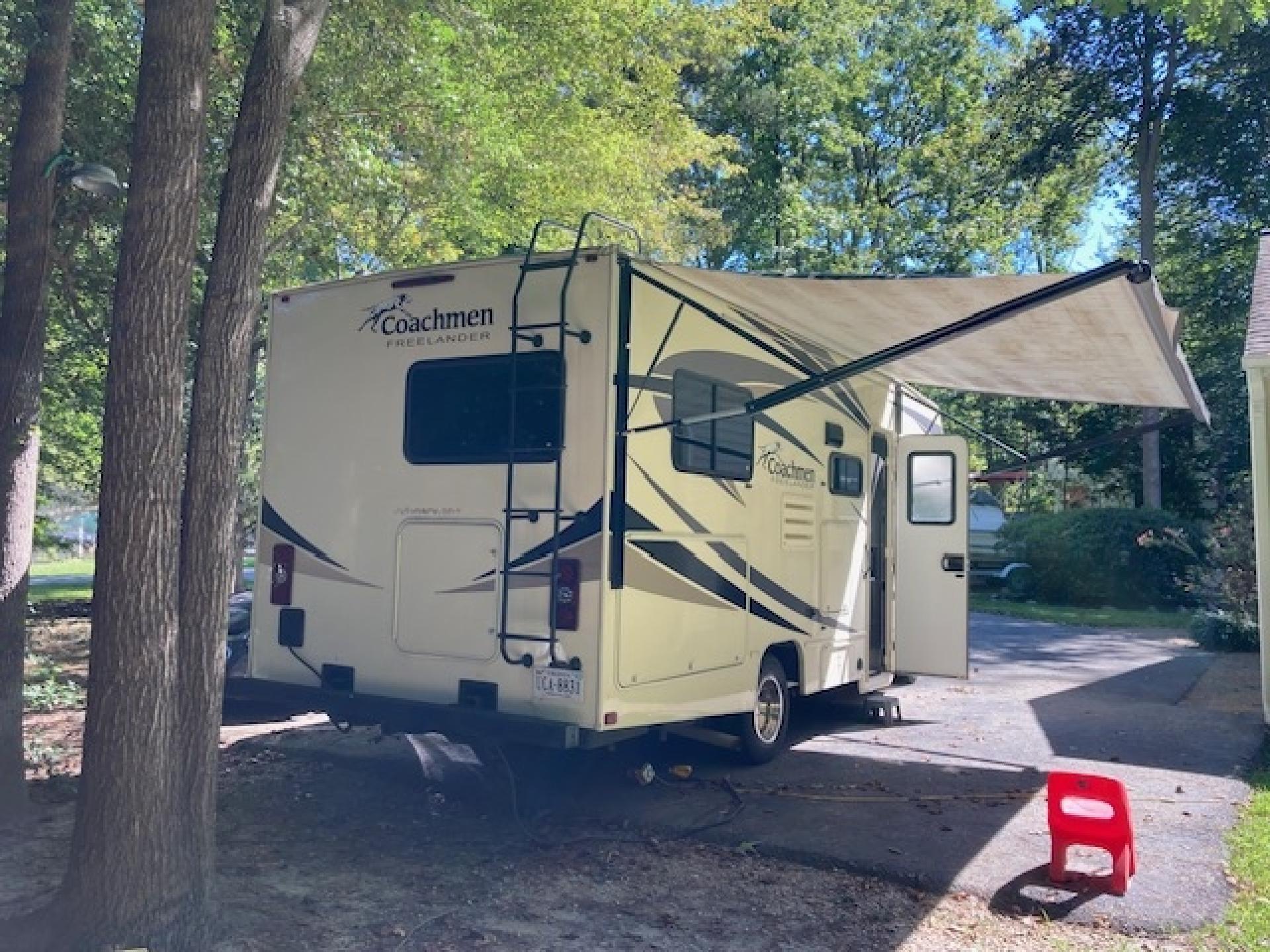 2017 COACHMEN FREELANDER 21QB