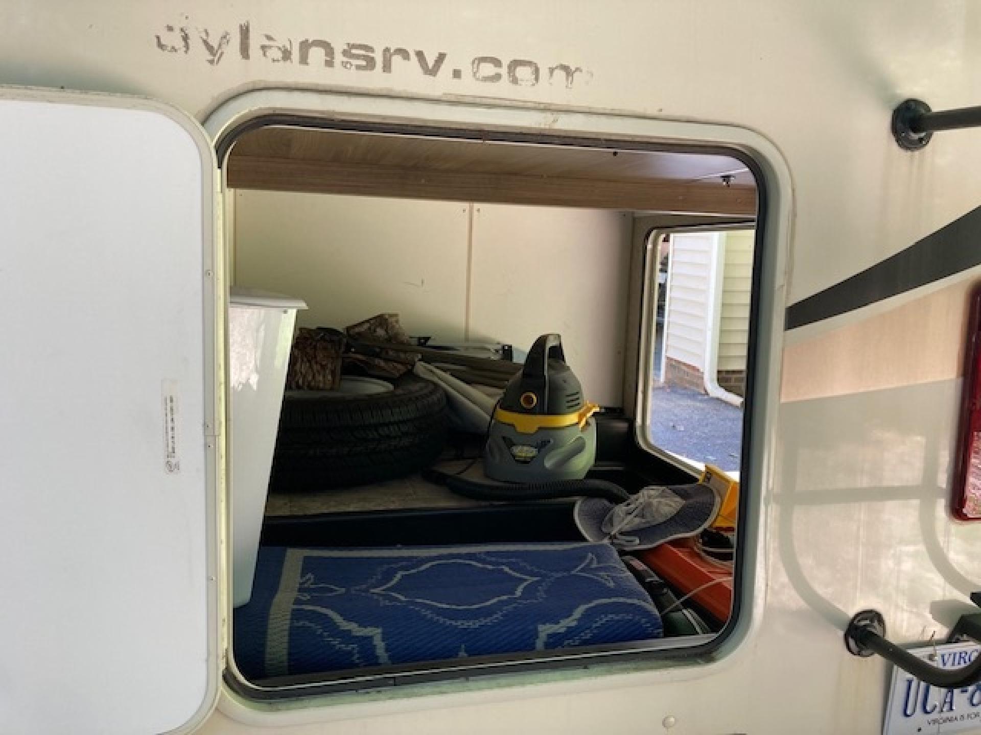 2017 COACHMEN FREELANDER 21QB
