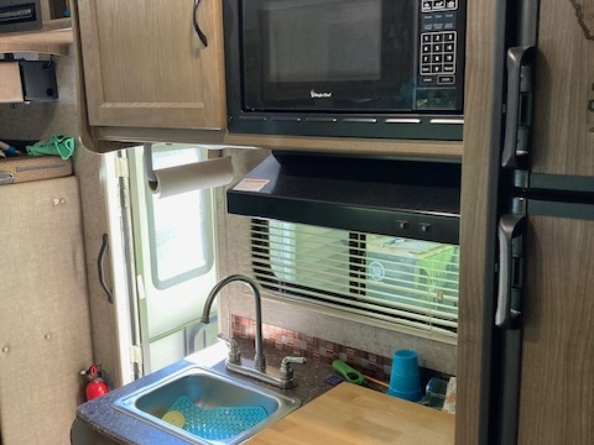 2017 COACHMEN FREELANDER 21QB