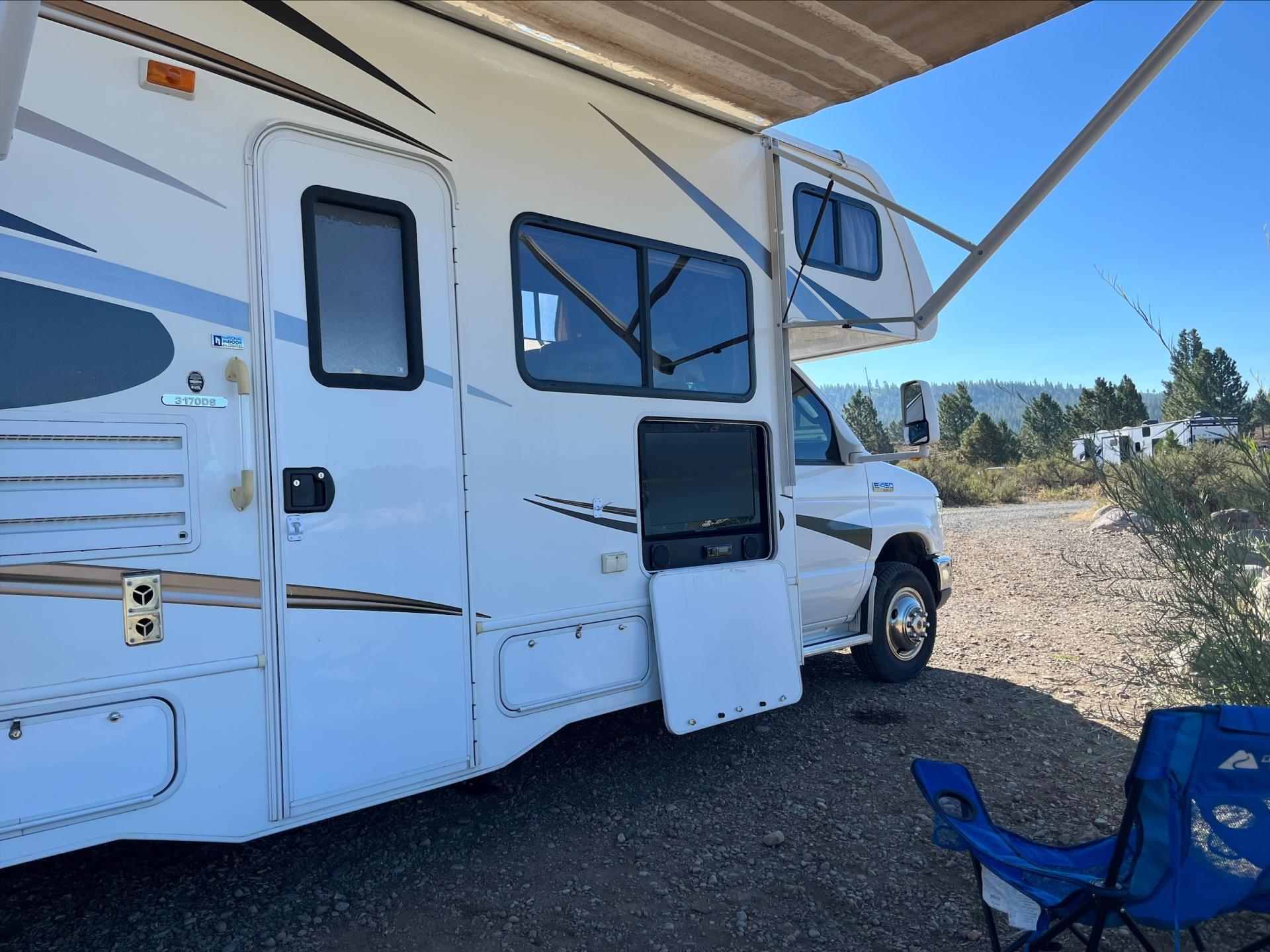 2014 FOREST RIVER SUNSEEKER 3170DS