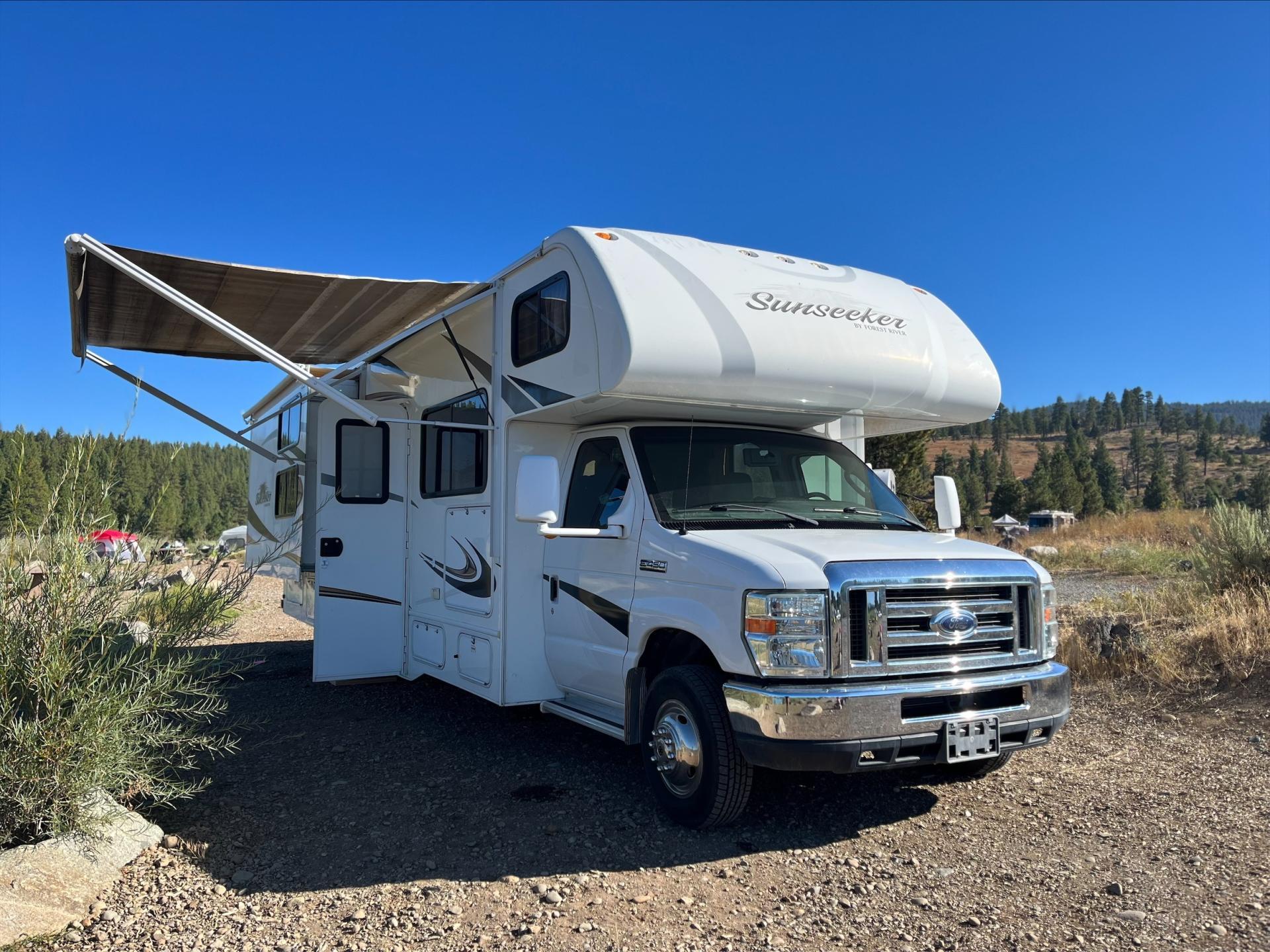 2014 FOREST RIVER SUNSEEKER 3170DS