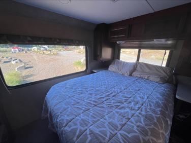 2014 FOREST RIVER SUNSEEKER 3170DS