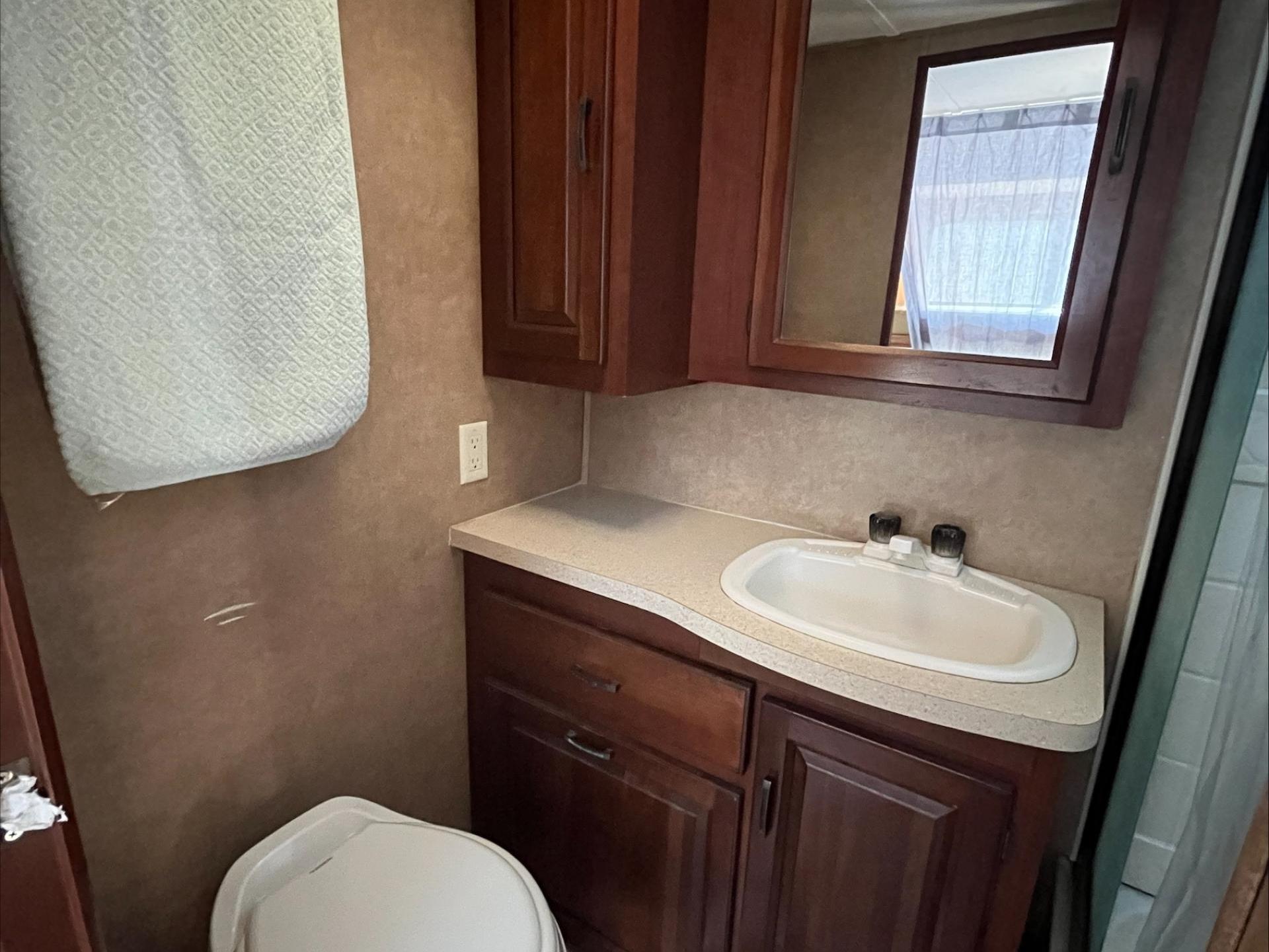 2014 FOREST RIVER SUNSEEKER 3170DS