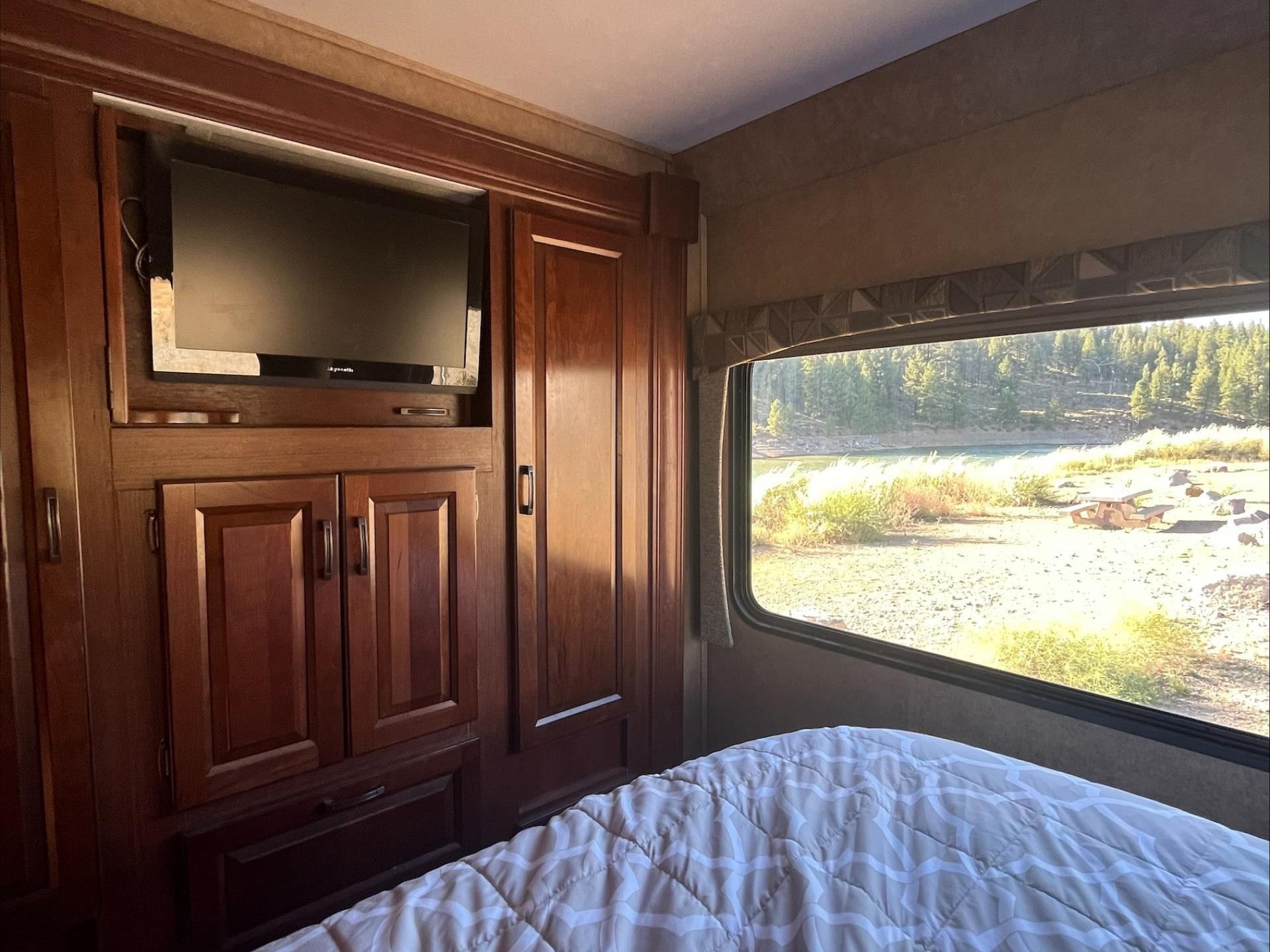 2014 FOREST RIVER SUNSEEKER 3170DS