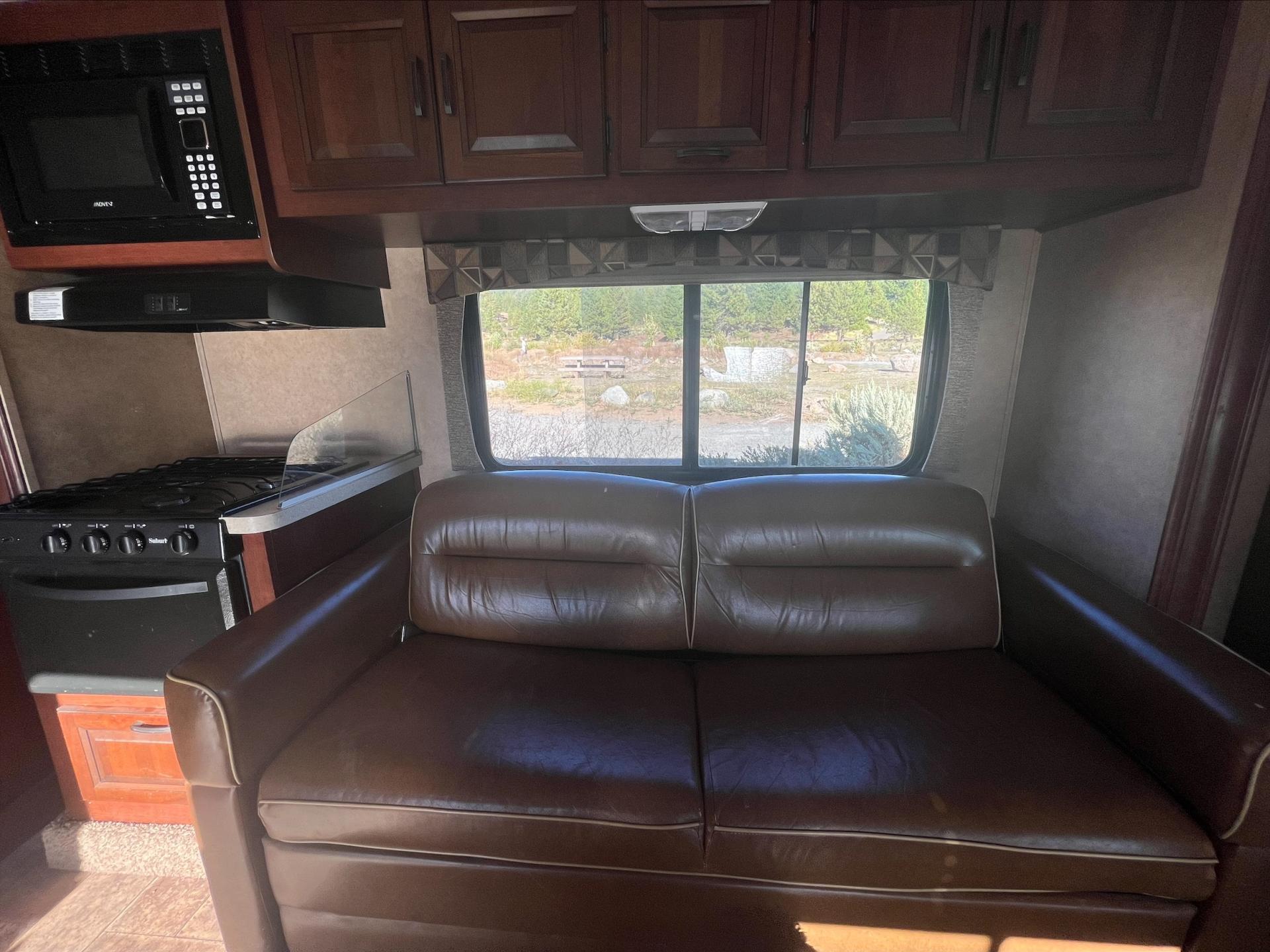 2014 FOREST RIVER SUNSEEKER 3170DS