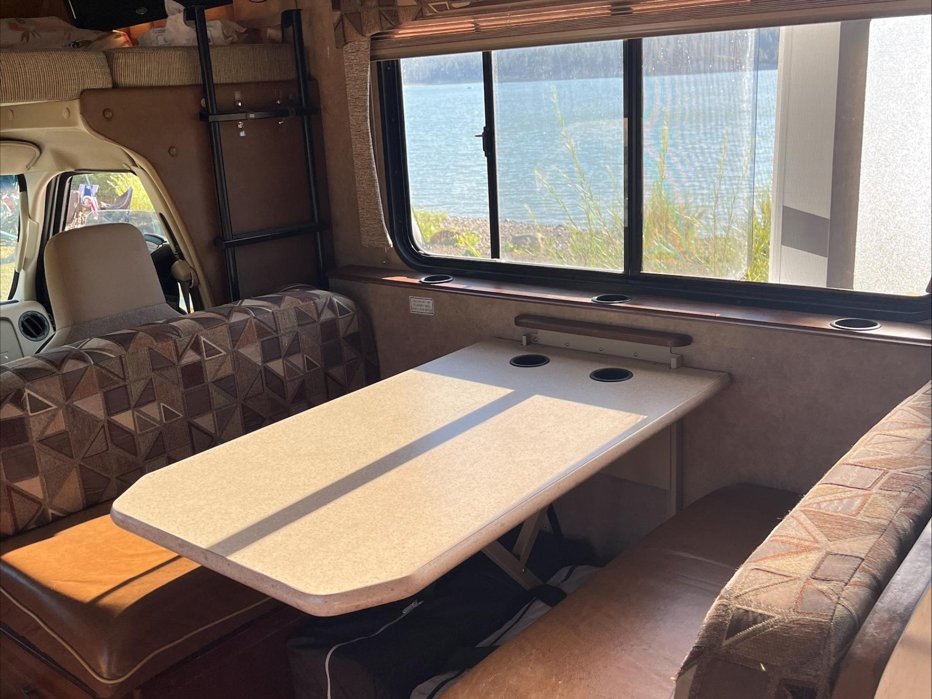 2014 FOREST RIVER SUNSEEKER 3170DS