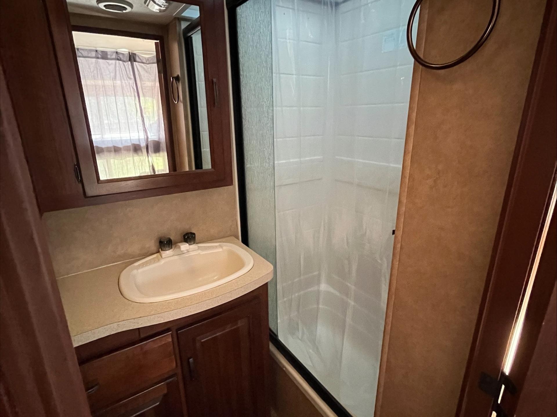 2014 FOREST RIVER SUNSEEKER 3170DS