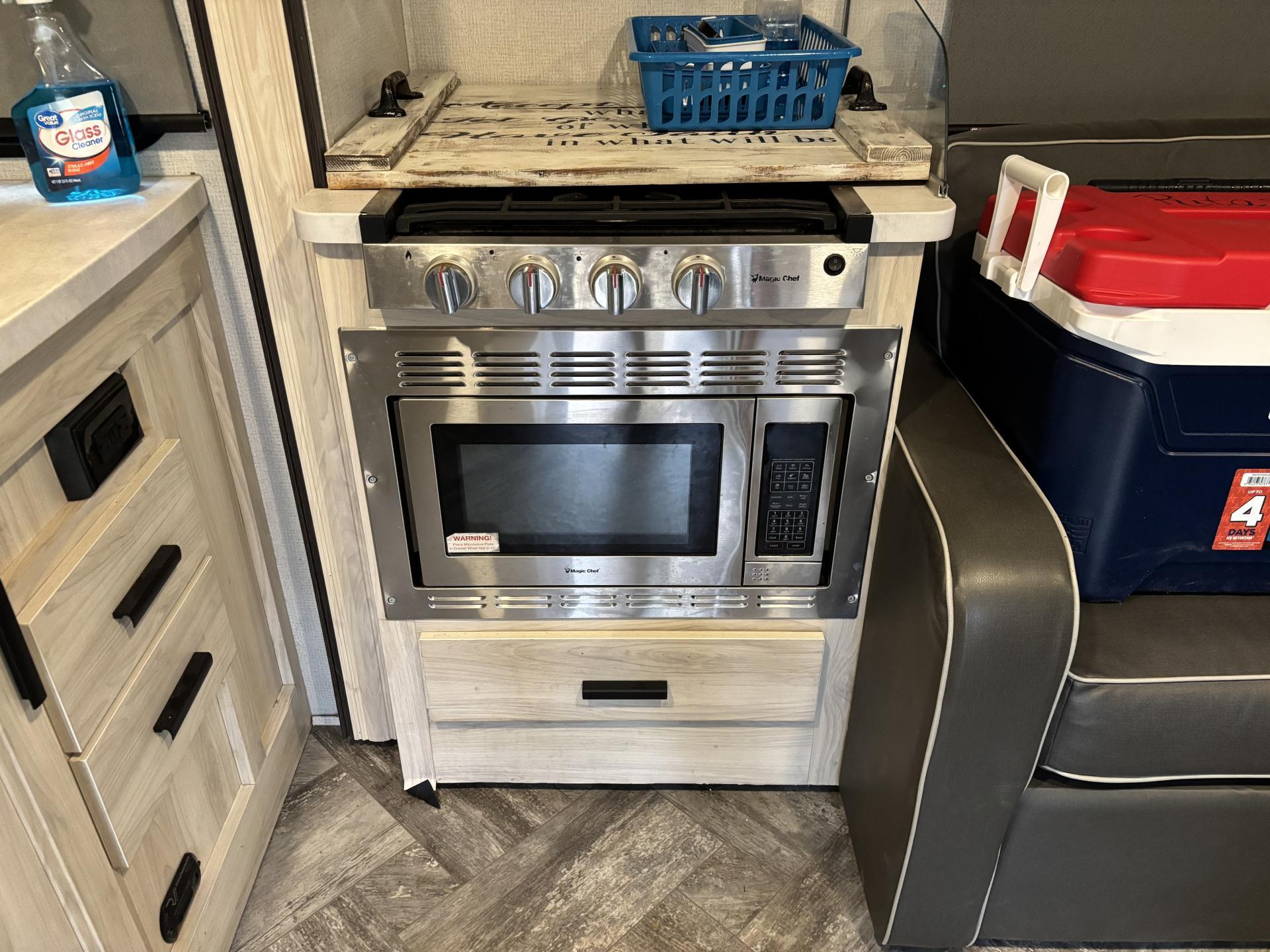 2022 FOREST RIVER SUNSEEKER LE 3250DSF