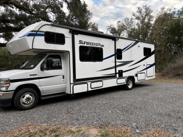 2022 FOREST RIVER SUNSEEKER LE 3250DSF