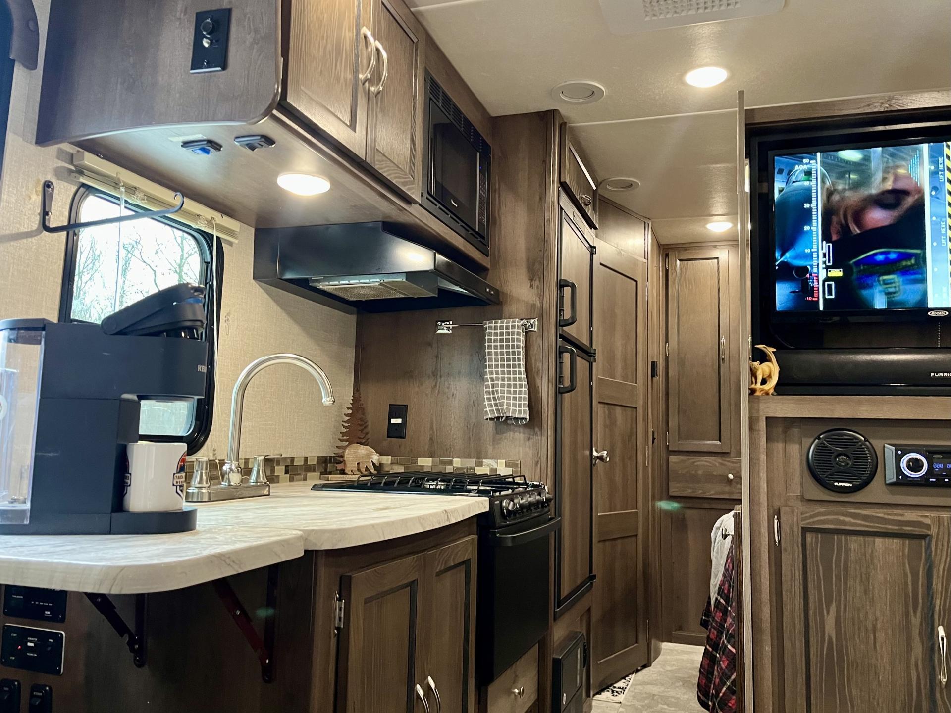 2019 COACHMEN PRISM 2200FS
