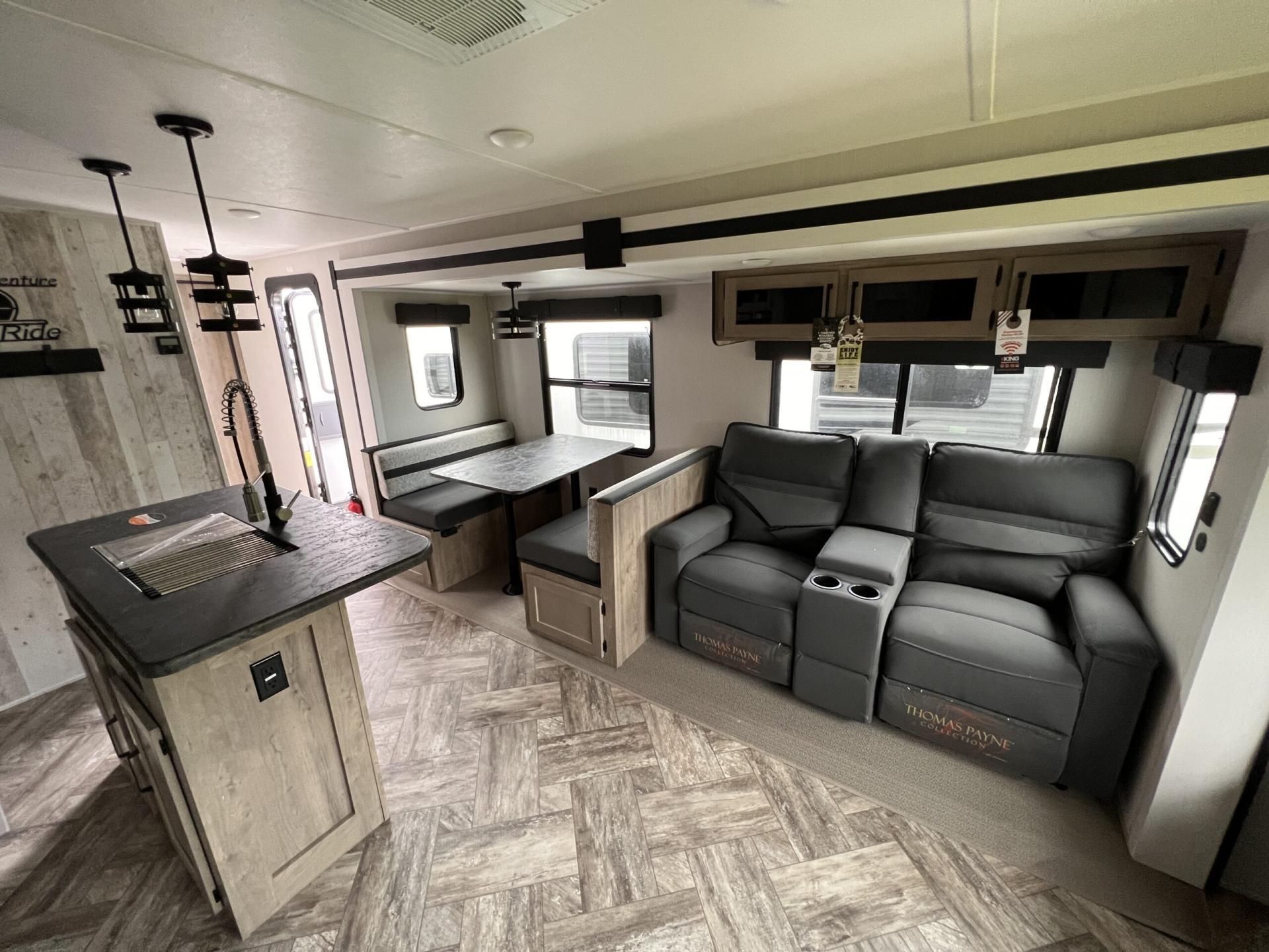 2023 FOREST RIVER PUMA 31RLQS