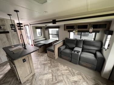 2023 FOREST RIVER PUMA 31RLQS