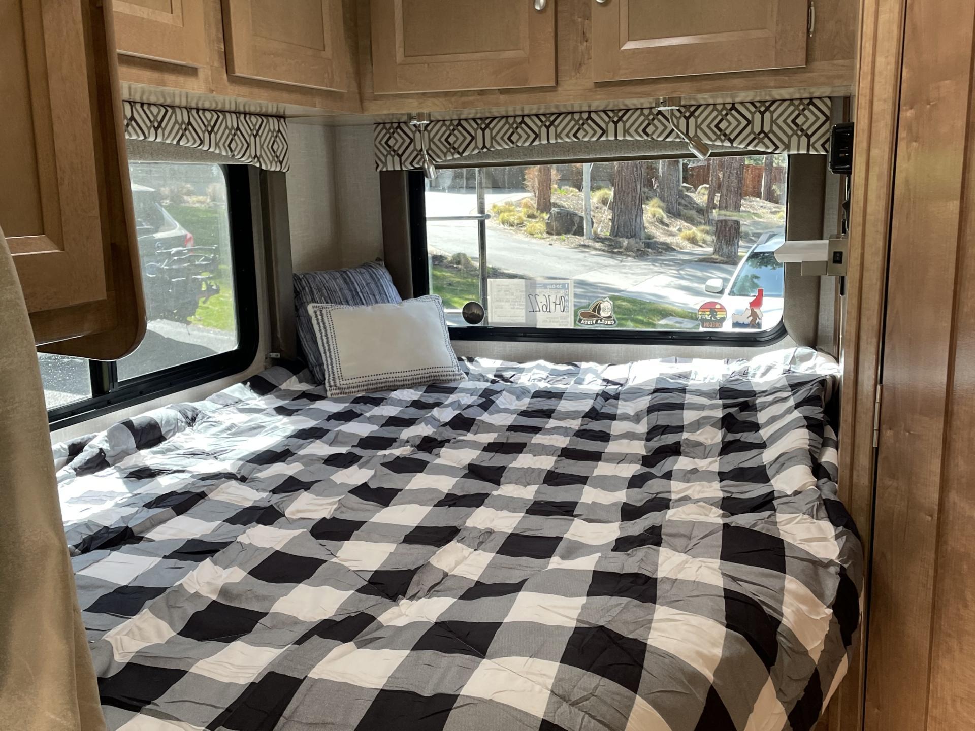 2020 COACHMEN LEPRECHAUN 230CB