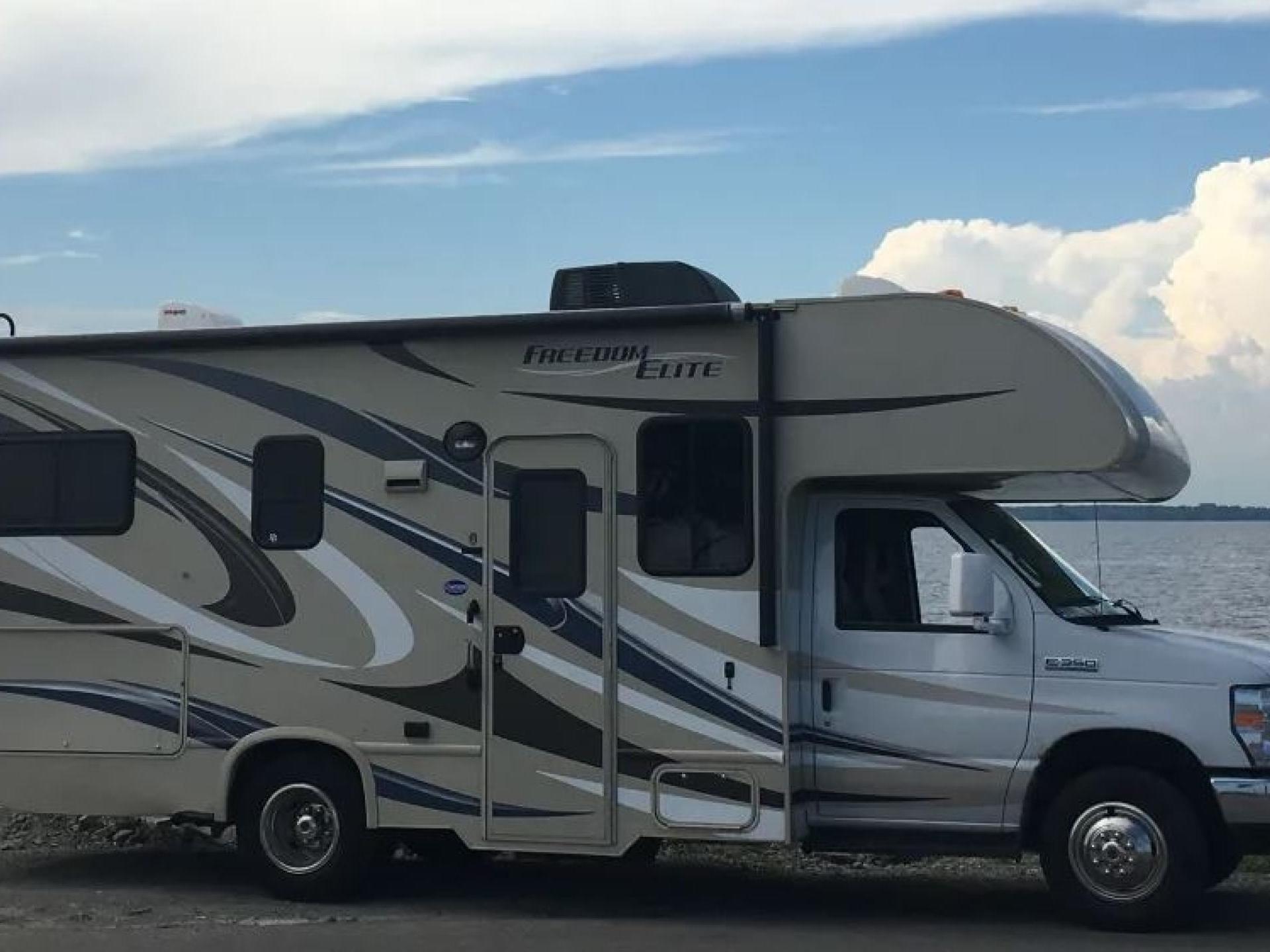 2014 THOR MOTOR COACH FREEDOM ELITE 23H