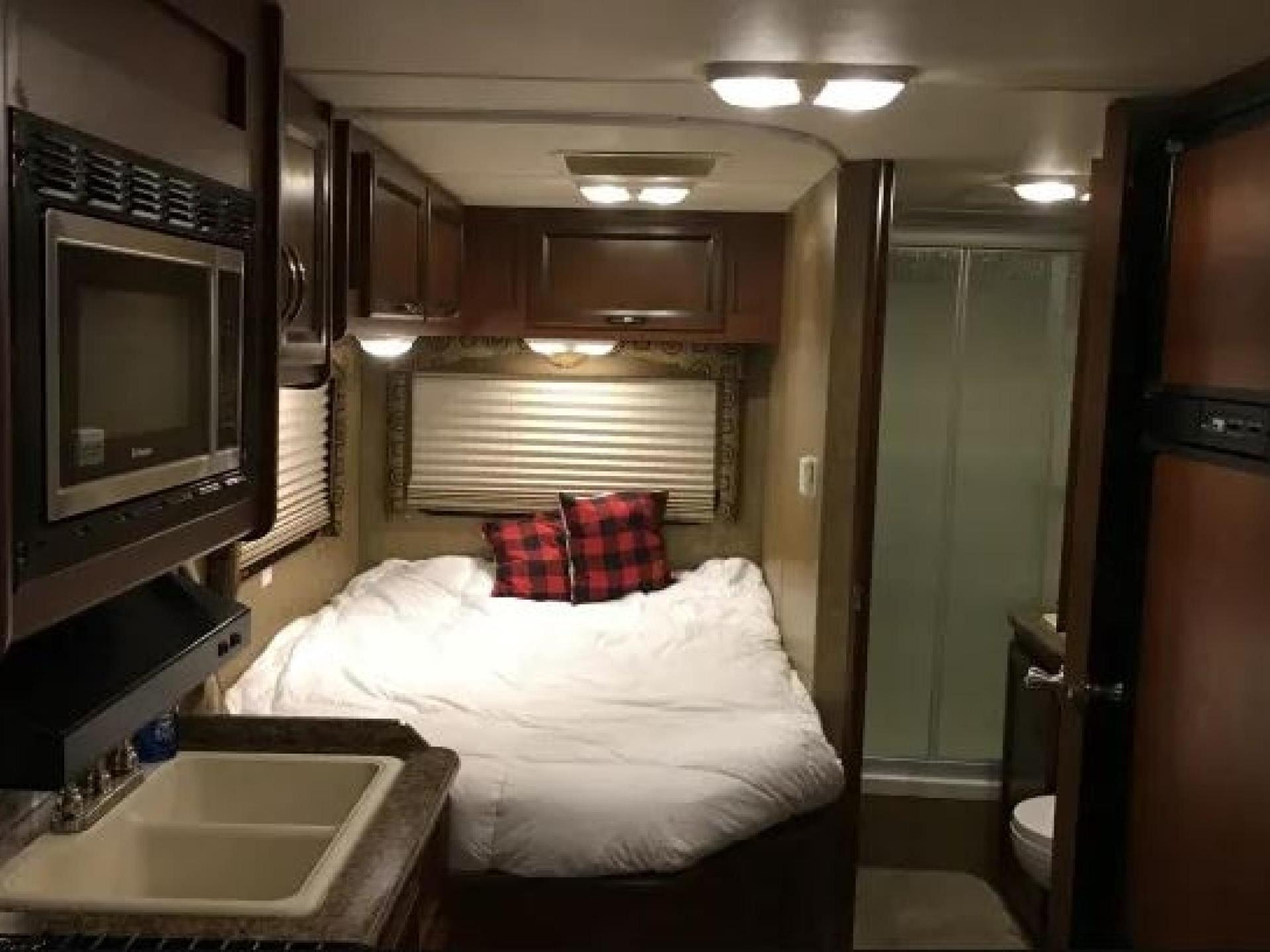 2014 THOR MOTOR COACH FREEDOM ELITE 23H