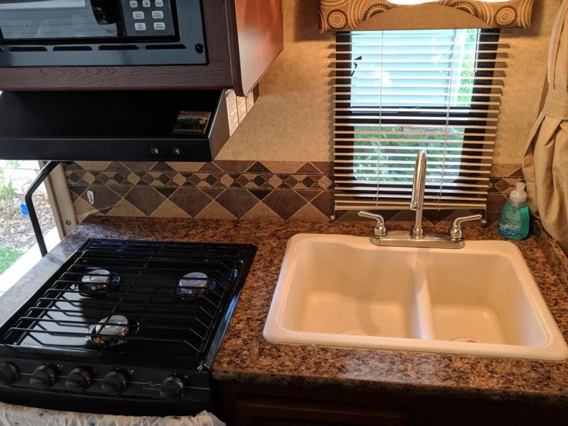 2014 THOR MOTOR COACH FREEDOM ELITE 23H