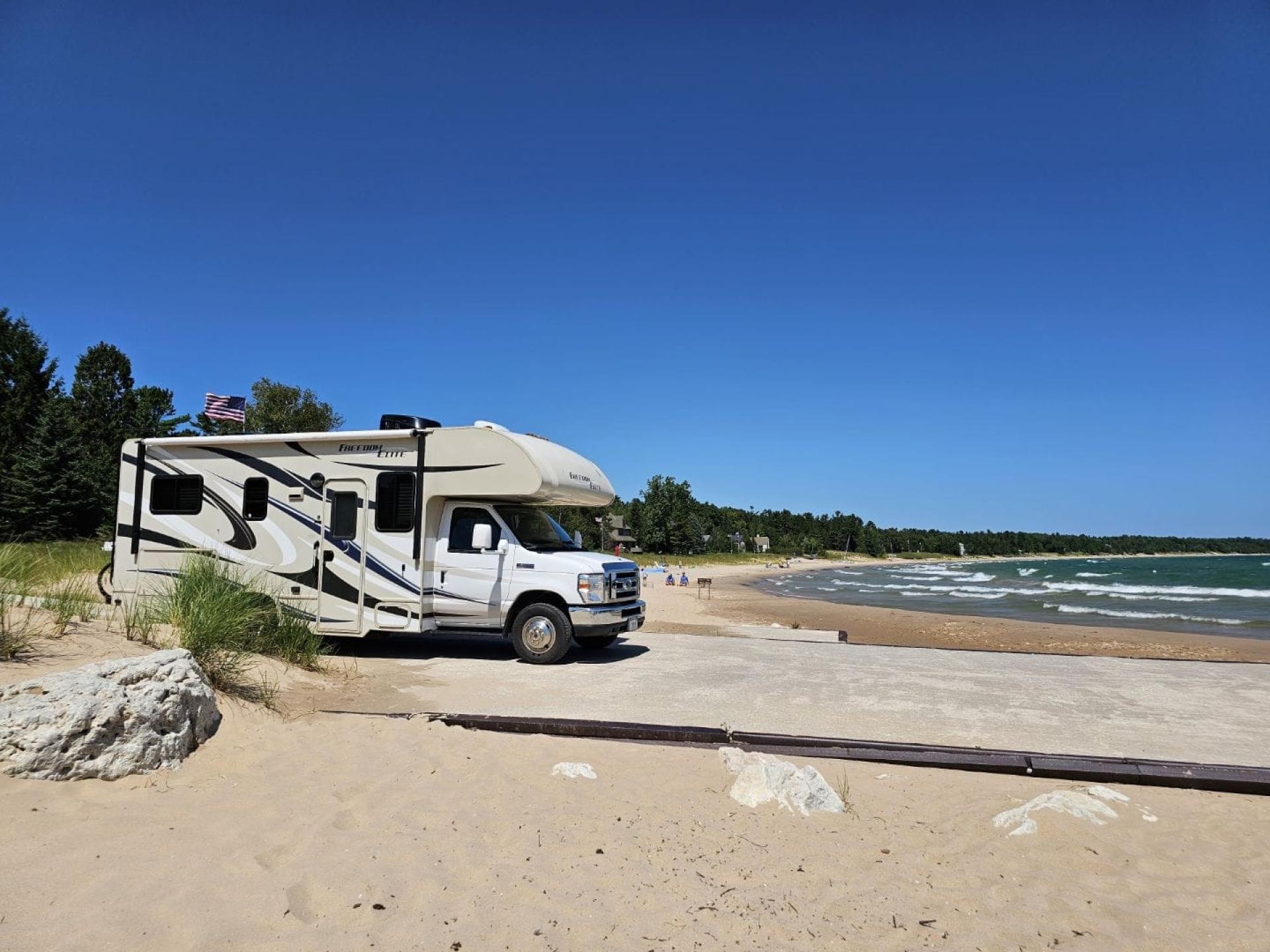2014 THOR MOTOR COACH FREEDOM ELITE 23H