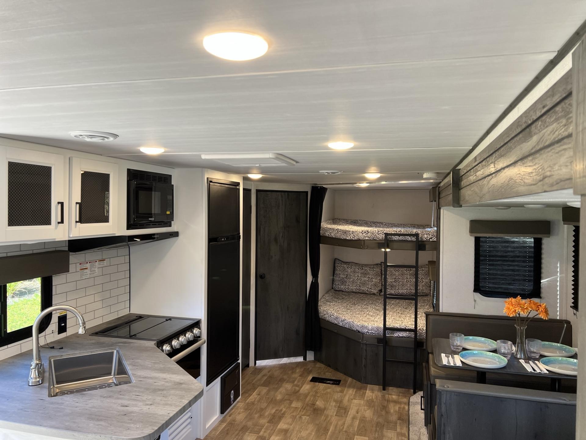 2023 KEYSTONE HIDEOUT 26BHSWE
