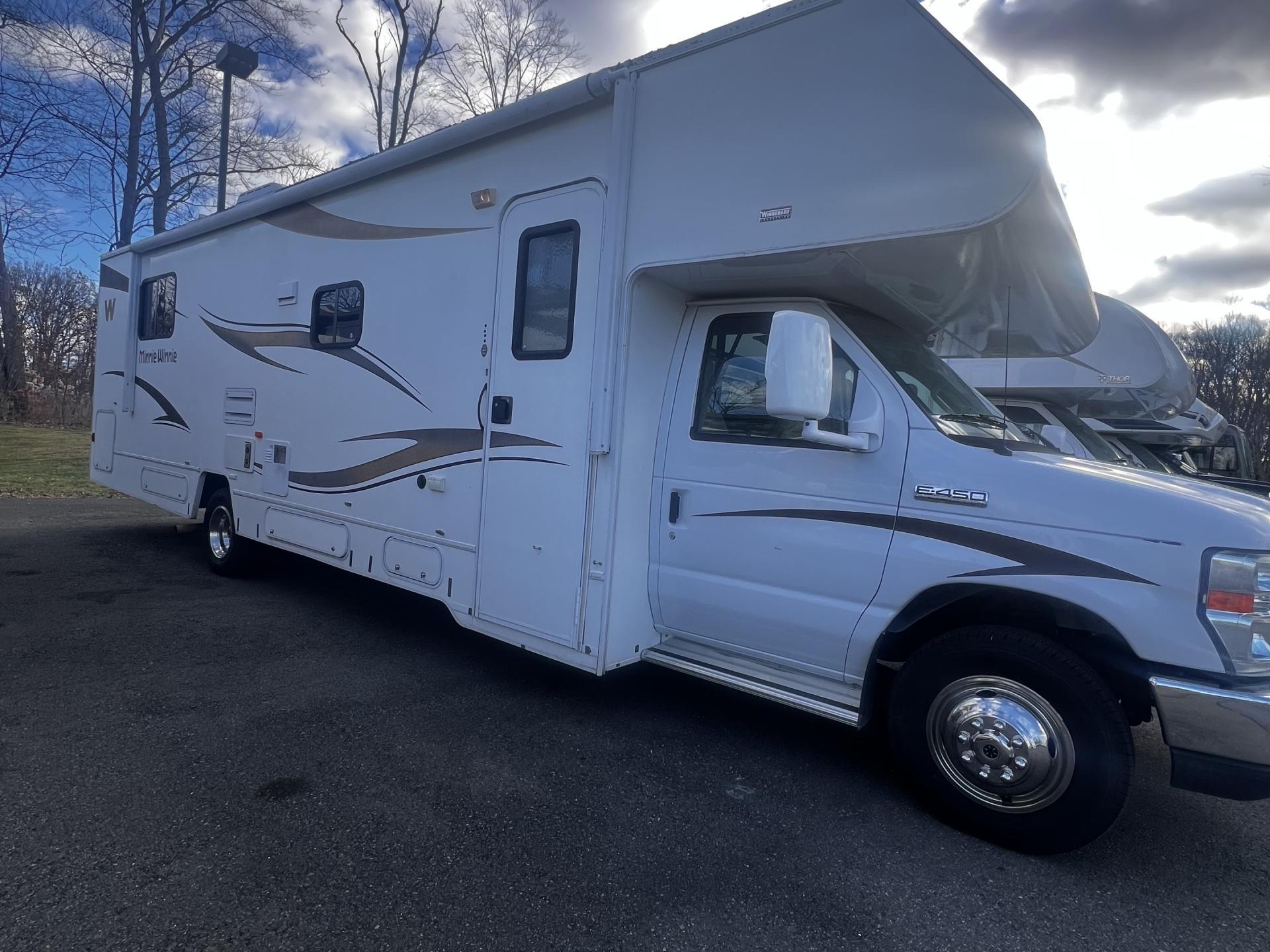 2014 WINNEBAGO MINNIE WINNIE 31K