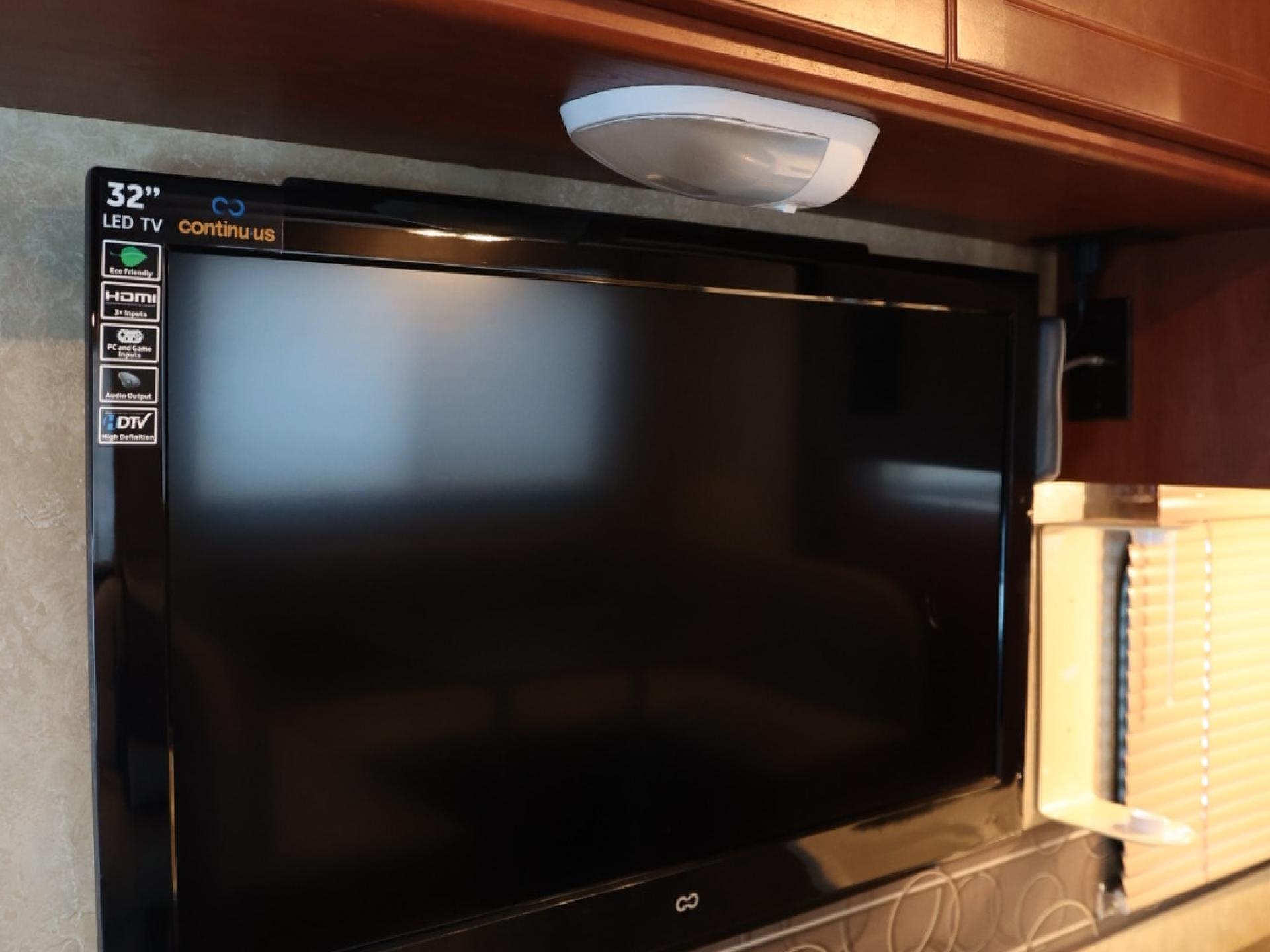 2014 WINNEBAGO MINNIE WINNIE 31K
