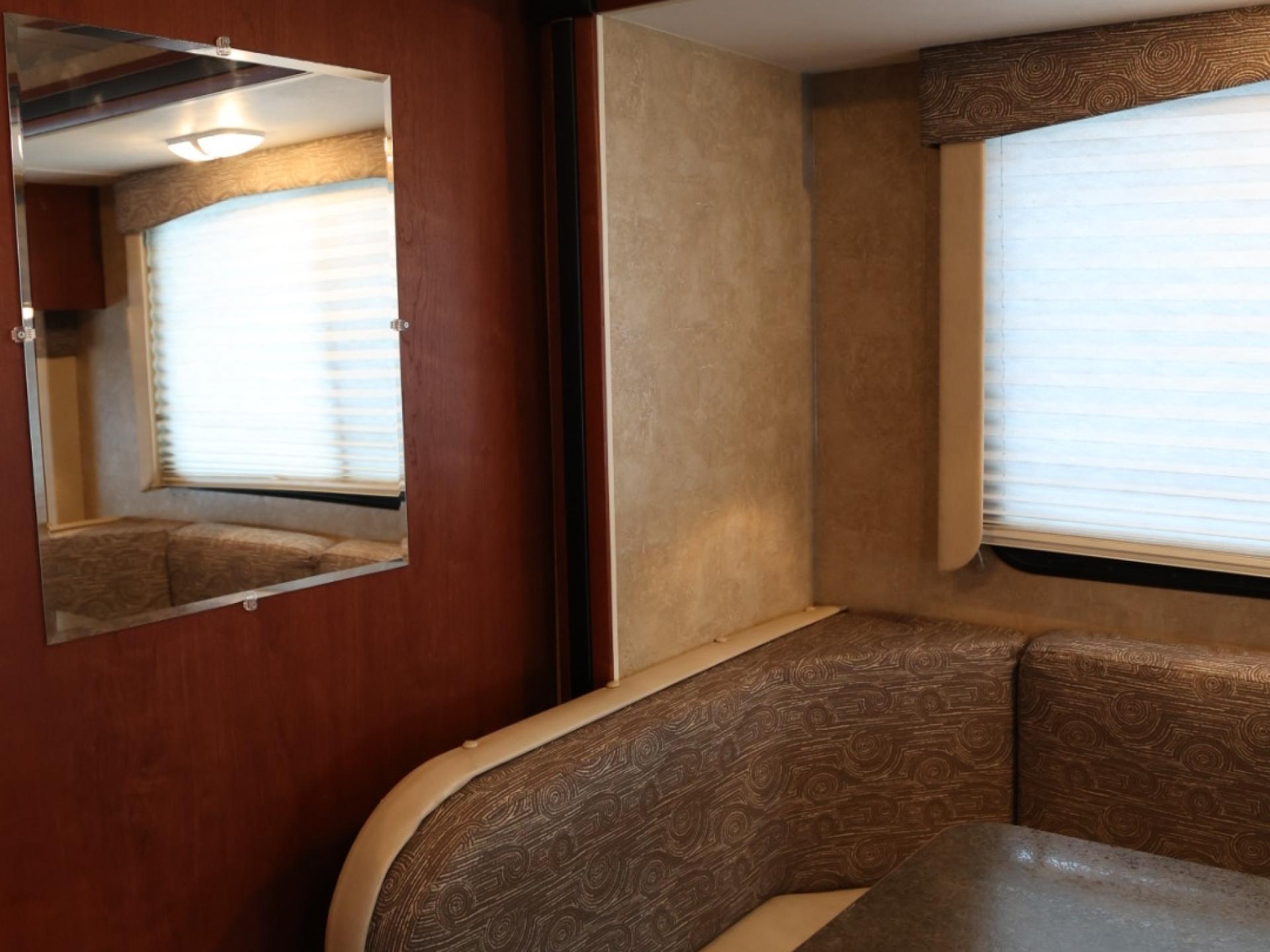 2014 WINNEBAGO MINNIE WINNIE 31K