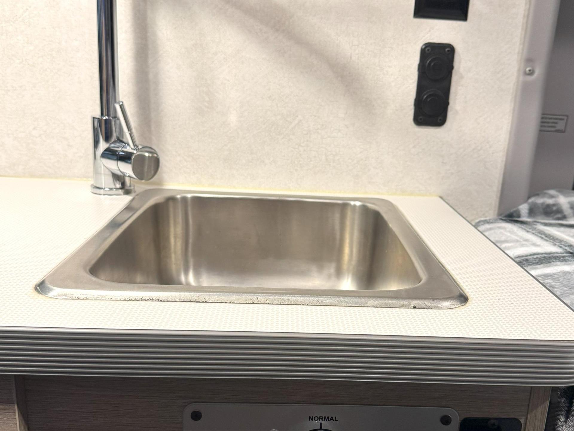 2021 WINNEBAGO SOLIS 59P