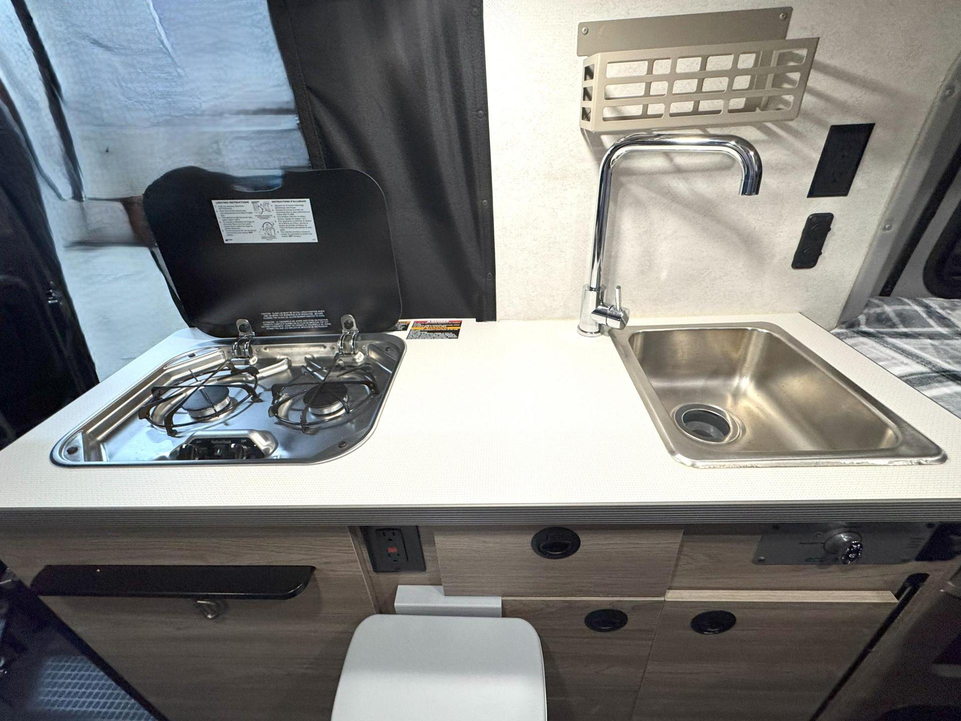 2021 WINNEBAGO SOLIS 59P